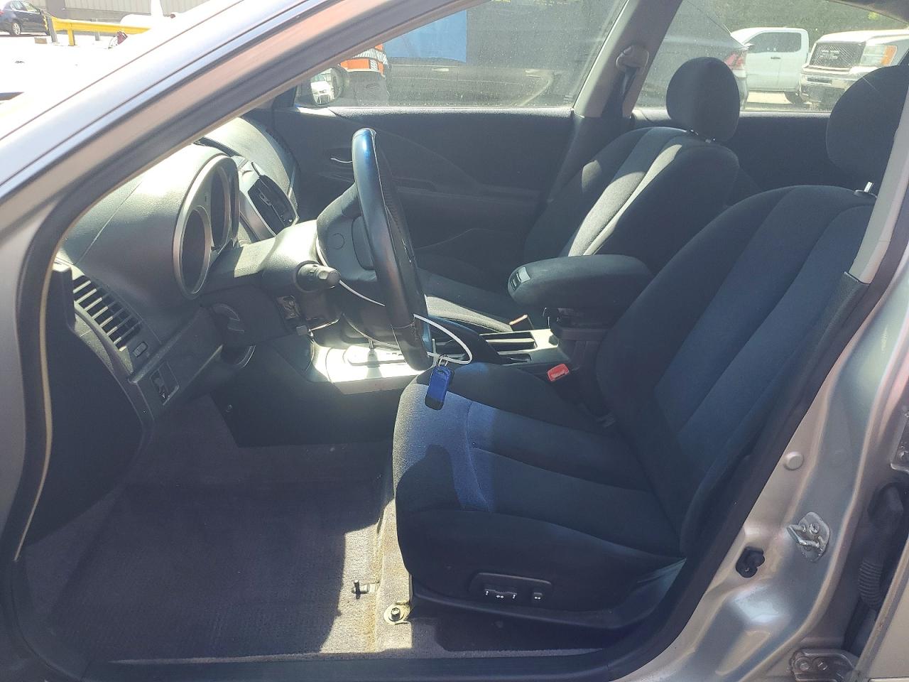2004 Nissan Altima 2.5 Silver vin: 1N4AL11D34C192981