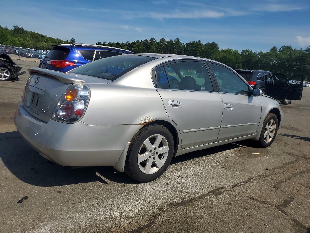 2004 Nissan Altima 2.5 Silver vin: 1N4AL11D34C192981