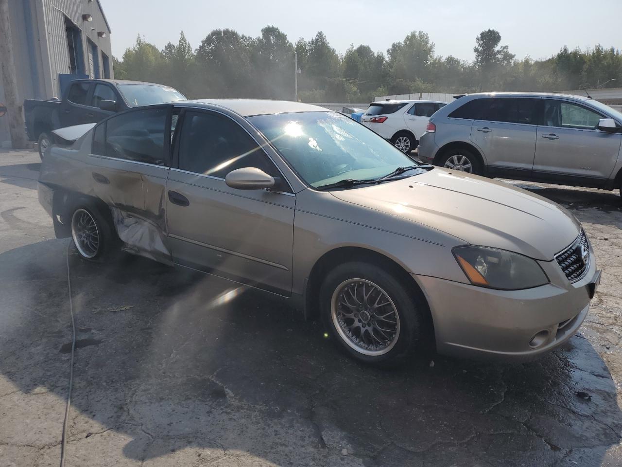 2005 Nissan Altima 2.5 Бежевый vin: 1N4AL11D35C125315