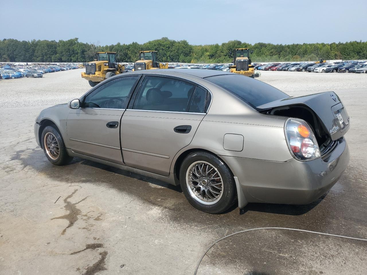 2005 Nissan Altima 2.5 Бежевый vin: 1N4AL11D35C125315
