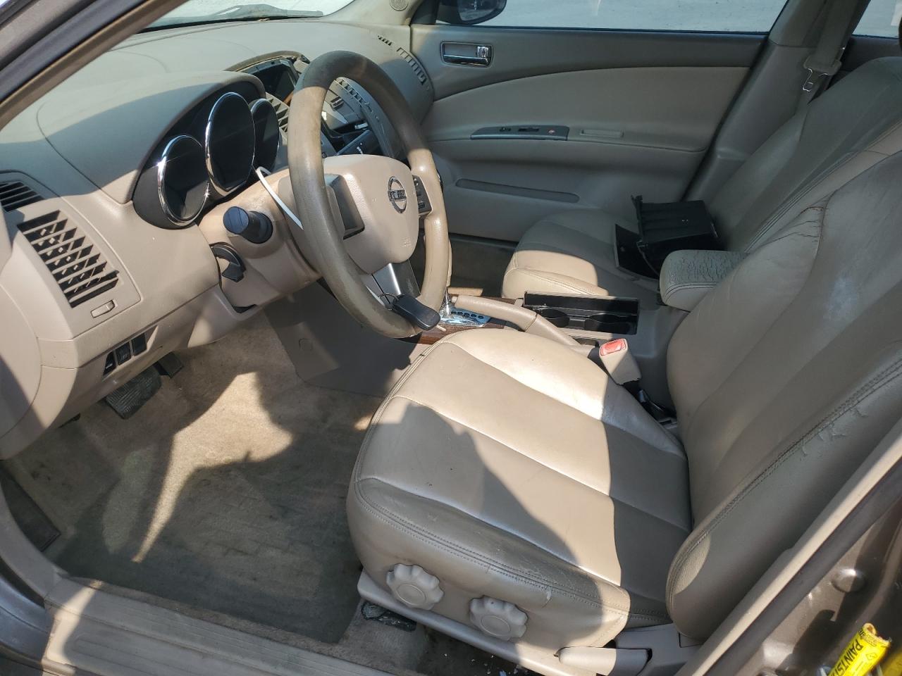 2005 Nissan Altima 2.5 Бежевый vin: 1N4AL11D35C125315
