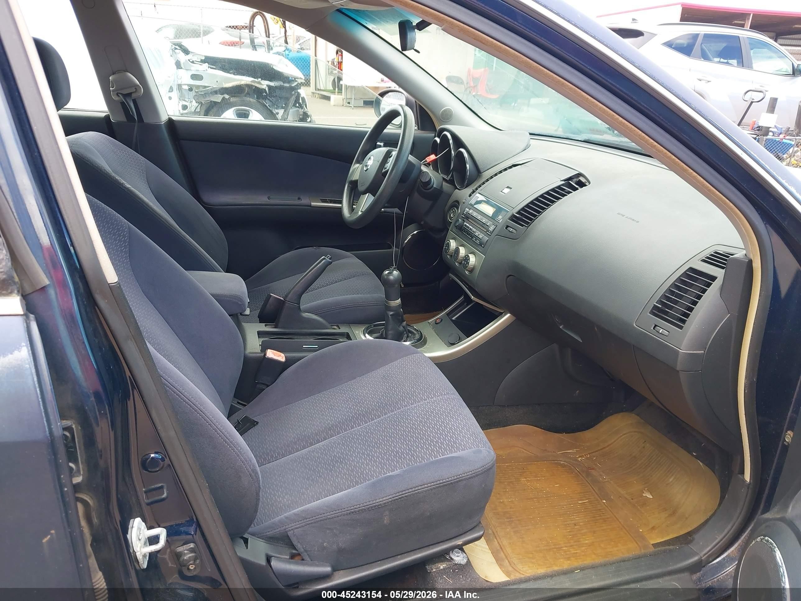 2005 Nissan Altima 2.5 S Blue vin: 1N4AL11D35C231523