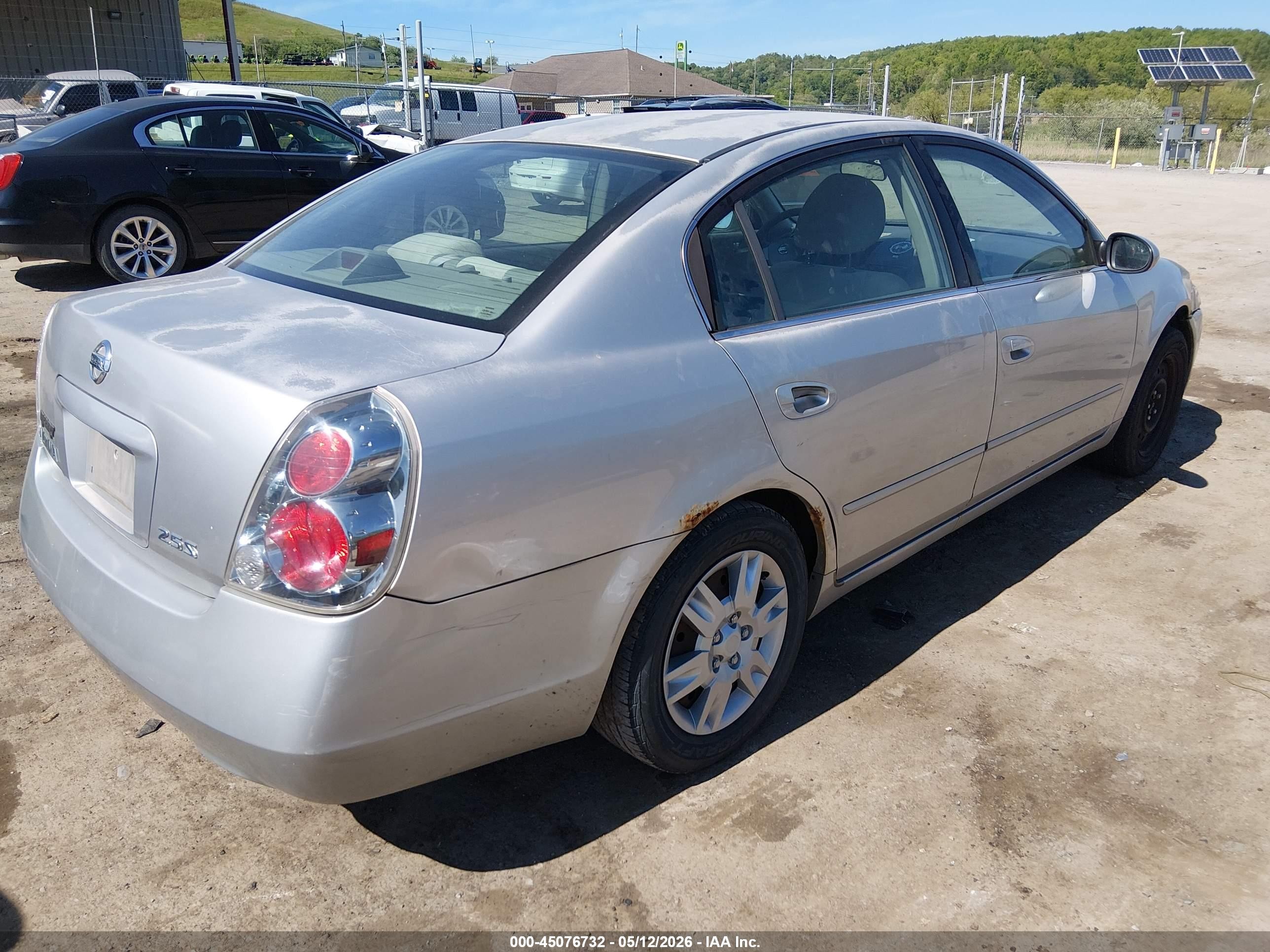2005 Nissan Altima 2.5 S Silver vin: 1N4AL11D35C343058