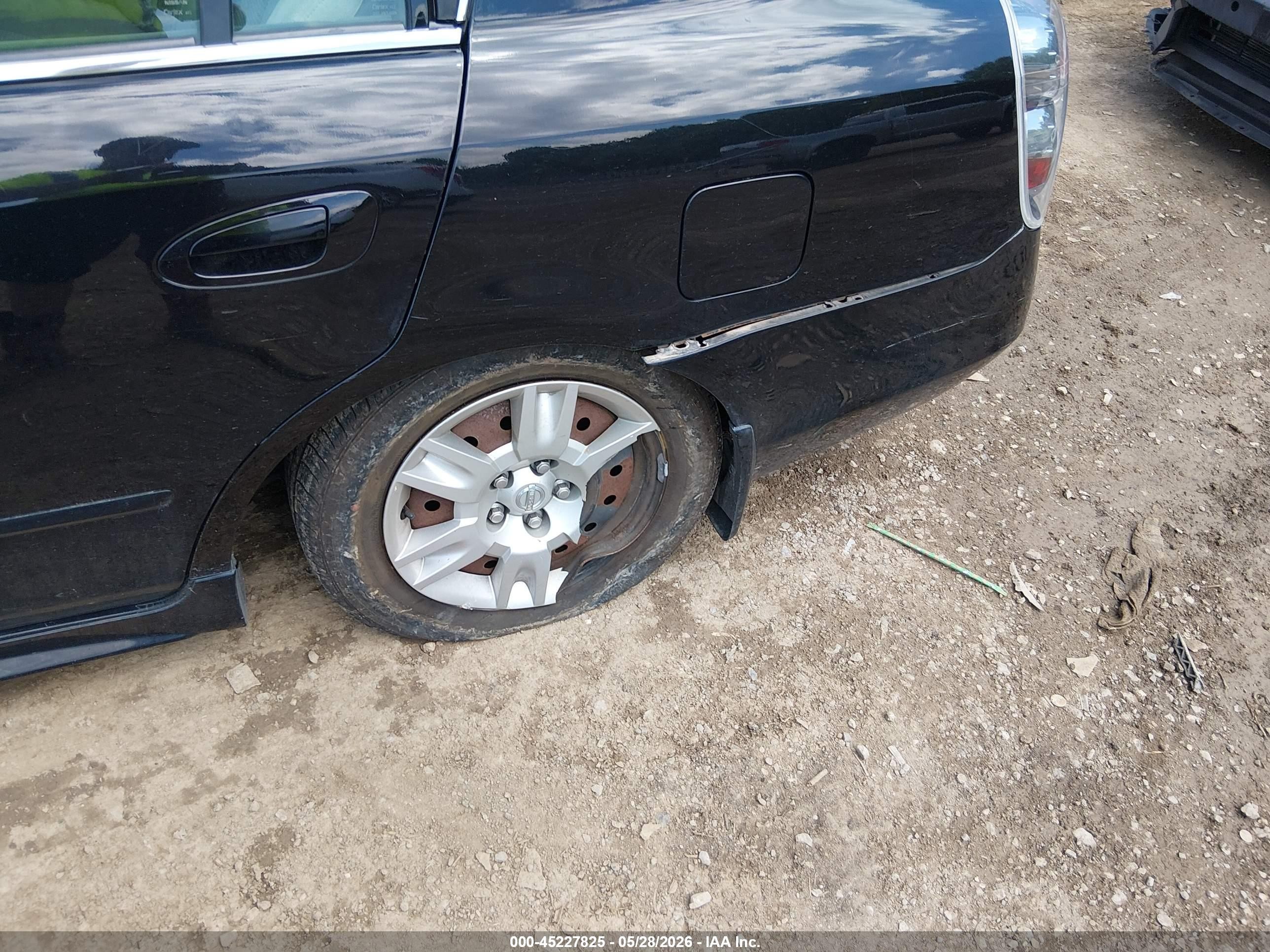 2005 Nissan Altima 2.5 S Черный vin: 1N4AL11D35C356425