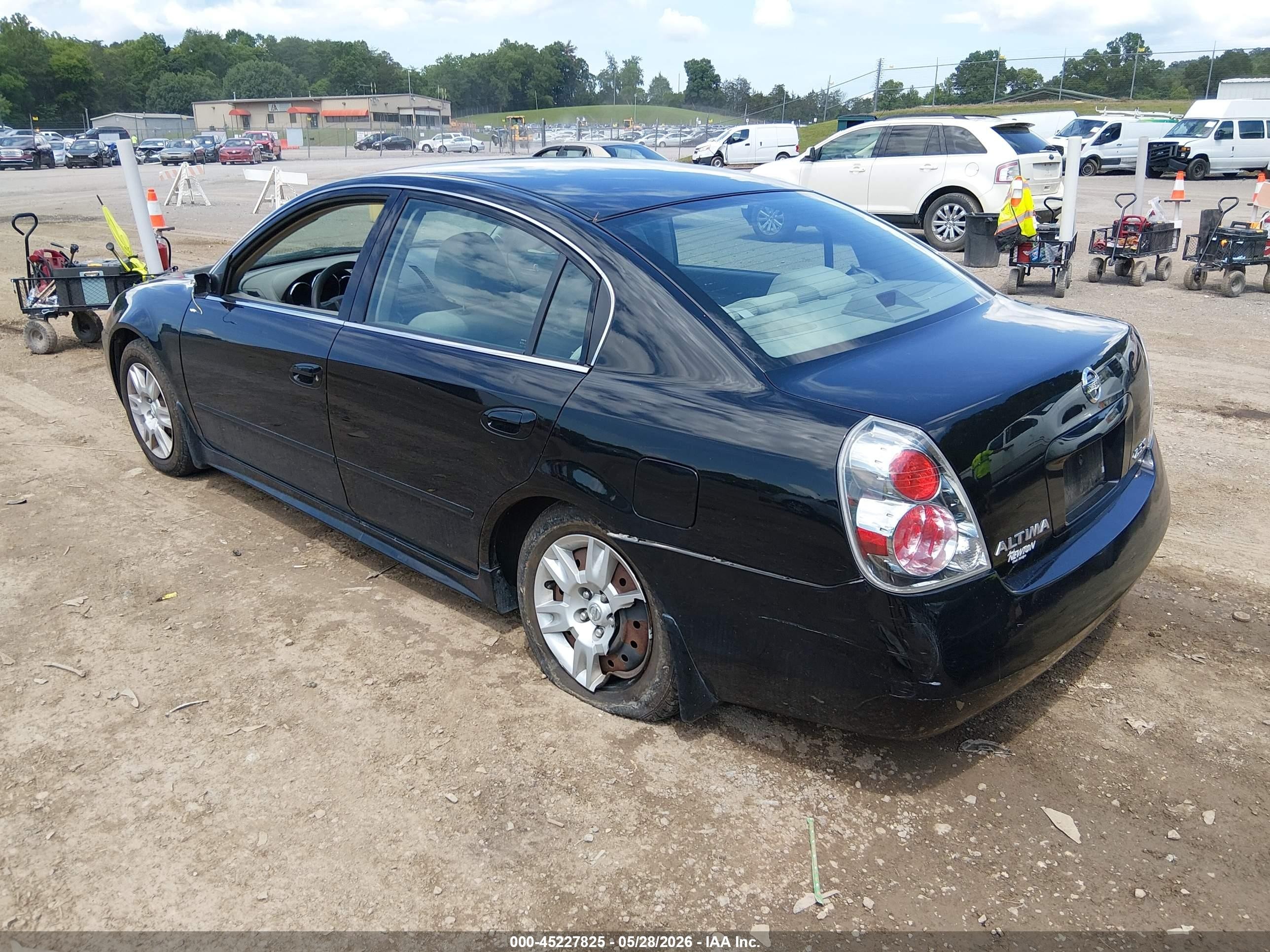 2005 Nissan Altima 2.5 S Черный vin: 1N4AL11D35C356425