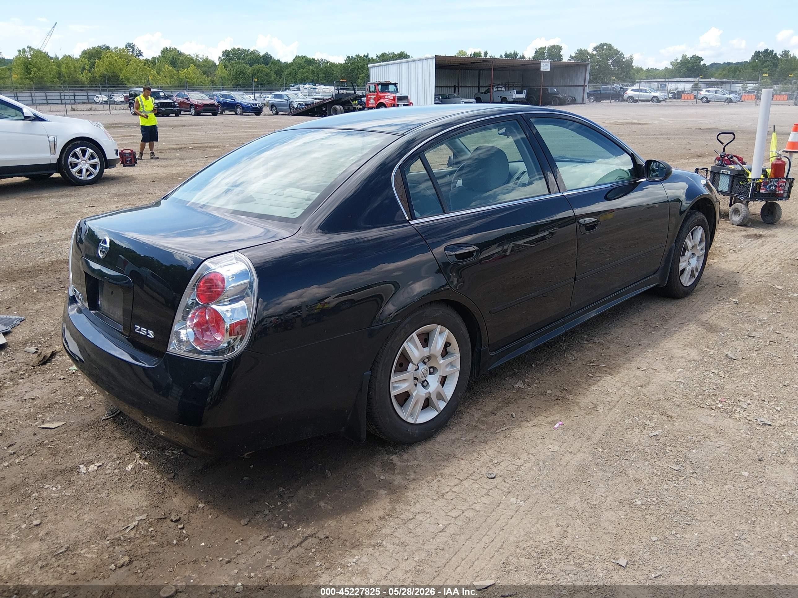 2005 Nissan Altima 2.5 S Черный vin: 1N4AL11D35C356425