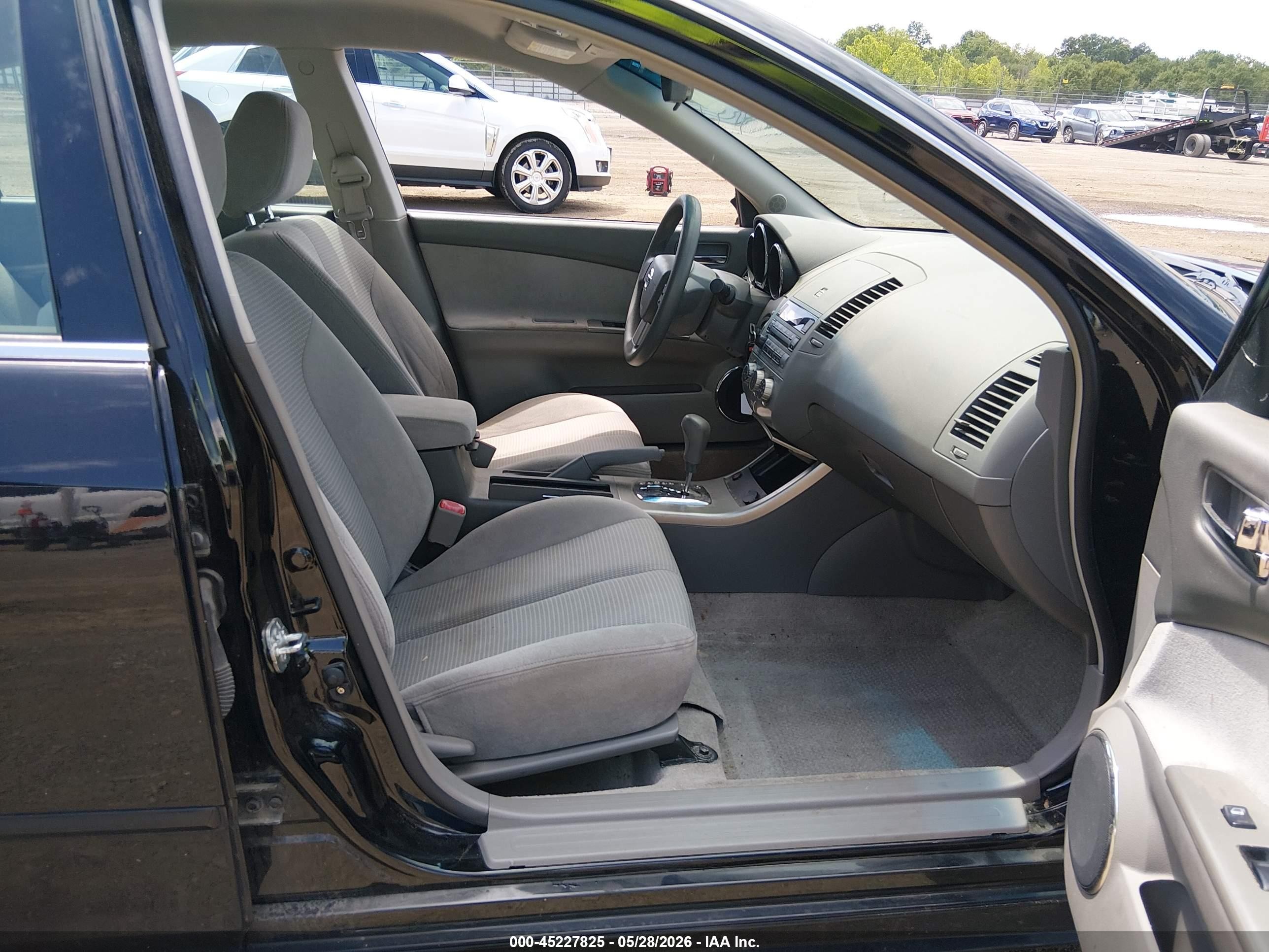 2005 Nissan Altima 2.5 S Черный vin: 1N4AL11D35C356425