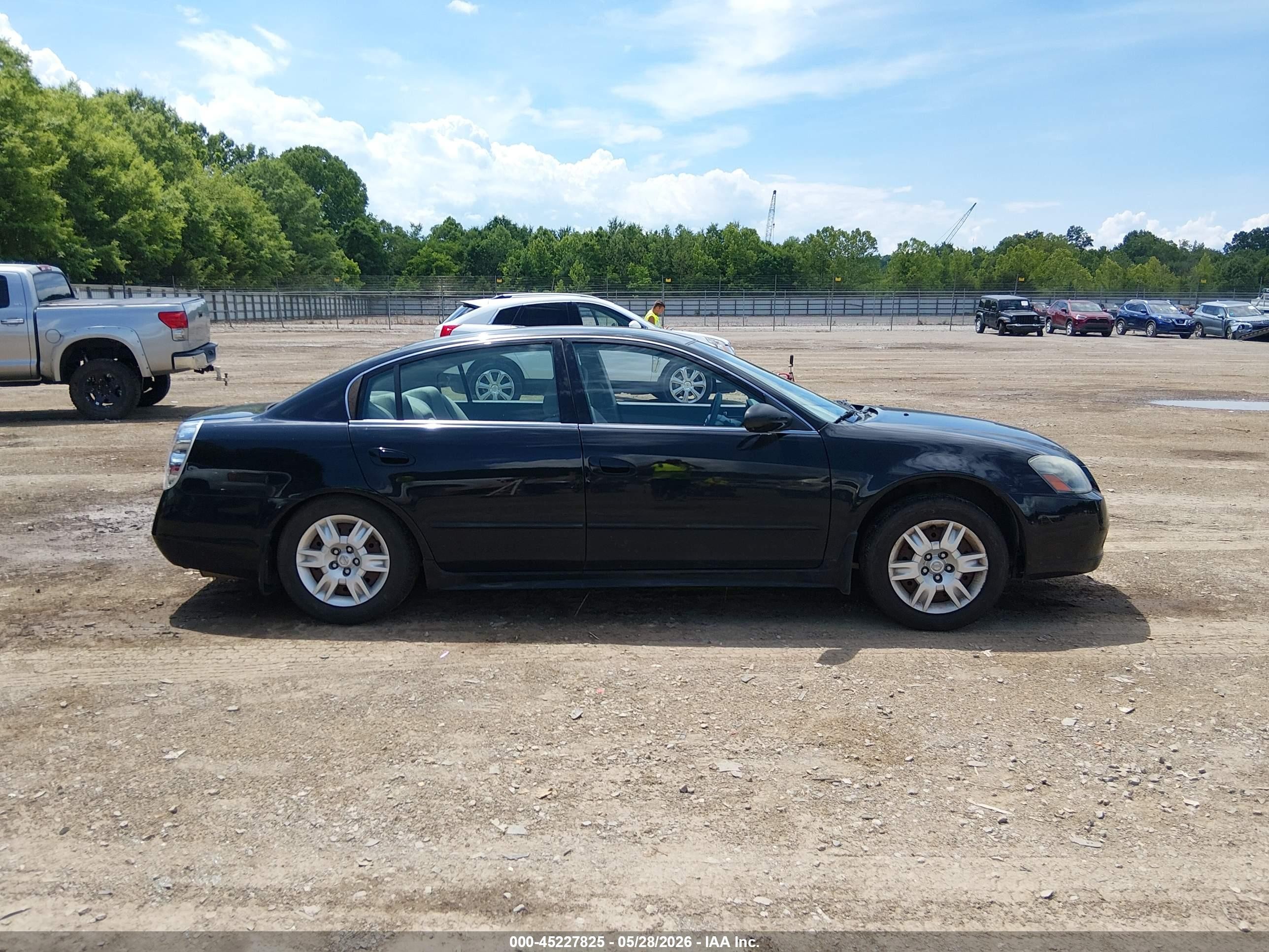 2005 Nissan Altima 2.5 S Черный vin: 1N4AL11D35C356425