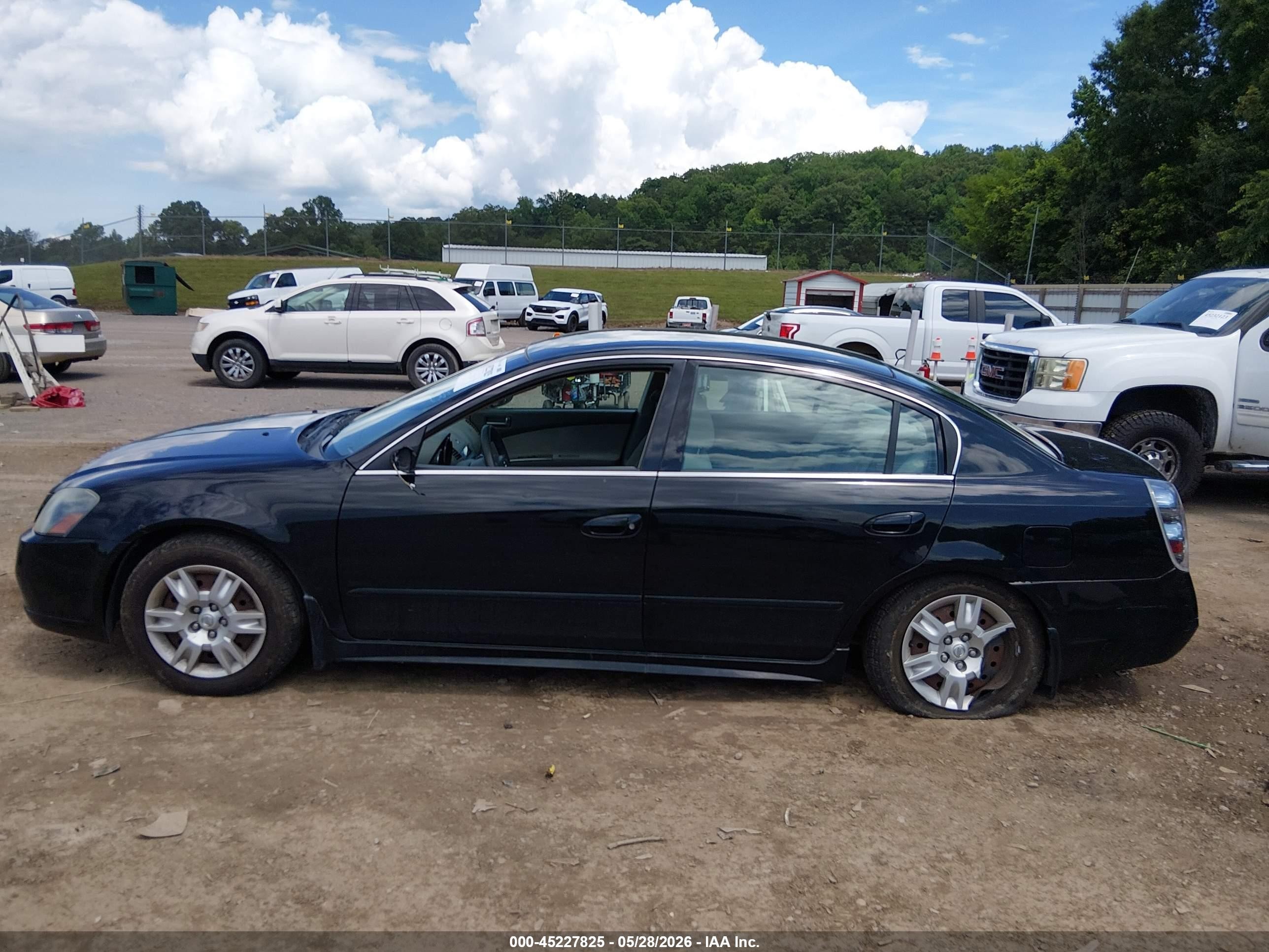 2005 Nissan Altima 2.5 S Черный vin: 1N4AL11D35C356425