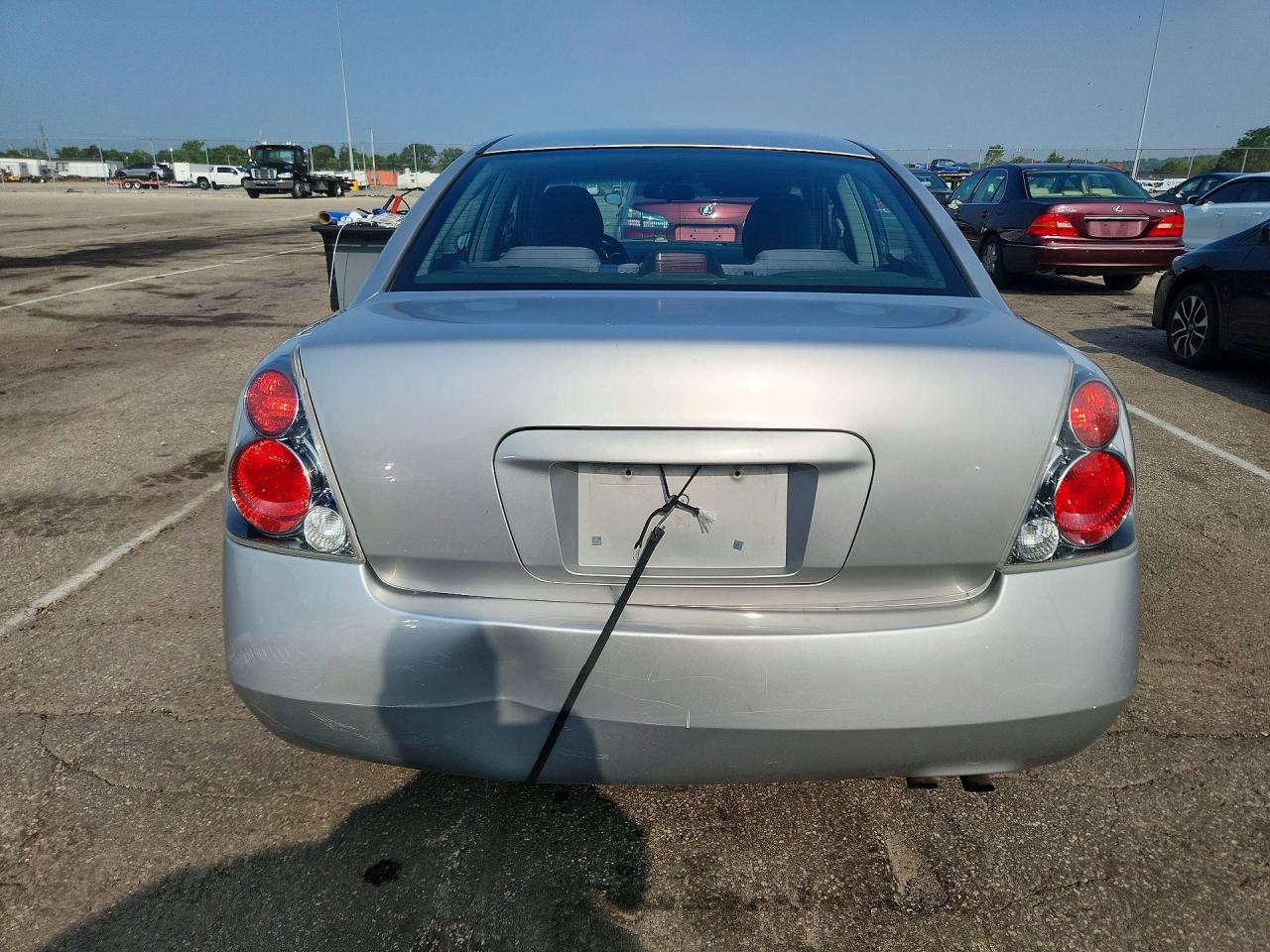 2005 Nissan Altima 2.5 Silver vin: 1N4AL11D35N495930