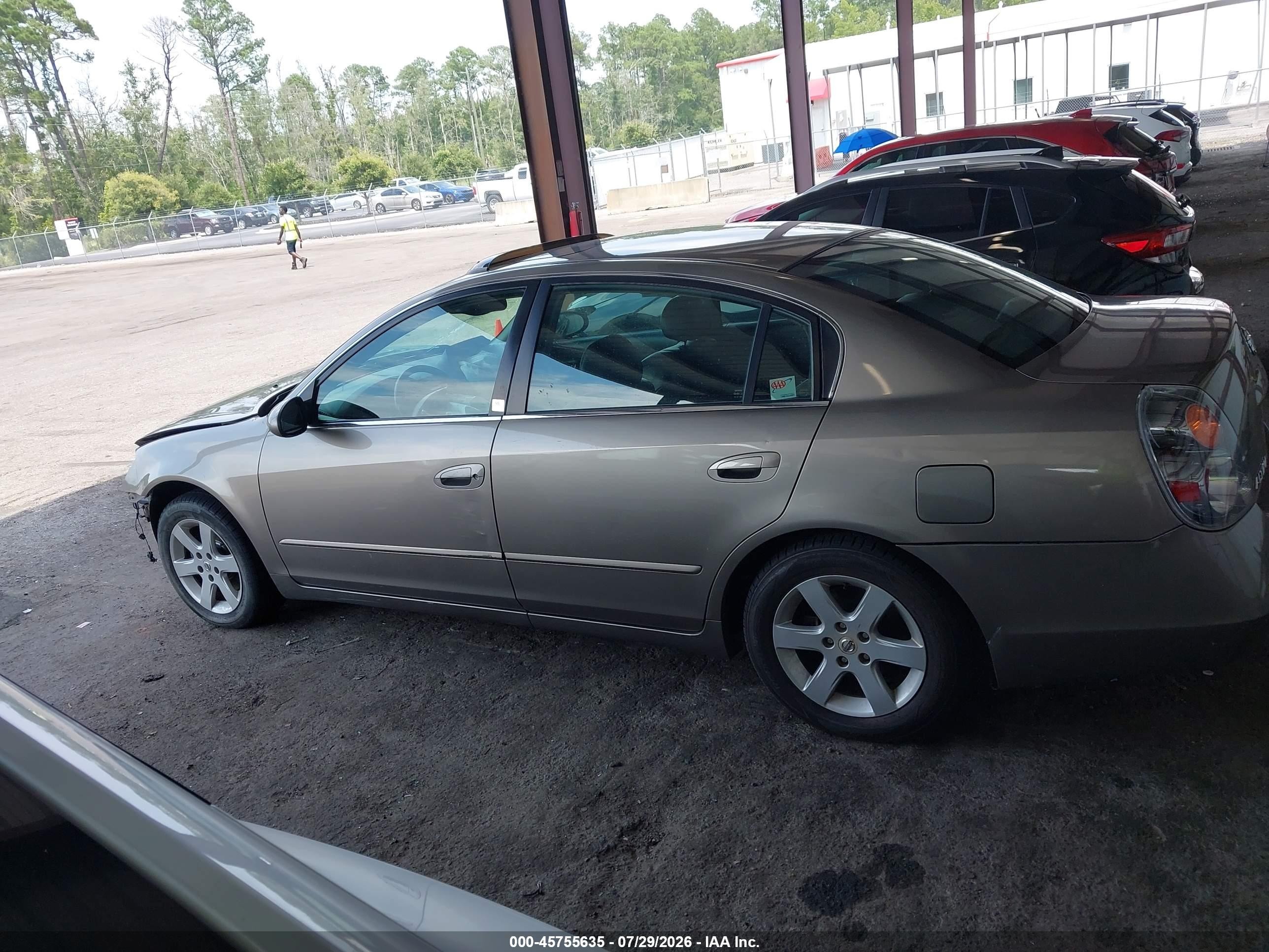 2002 Nissan Altima 2.5 Sl Gold vin: 1N4AL11D42C134178