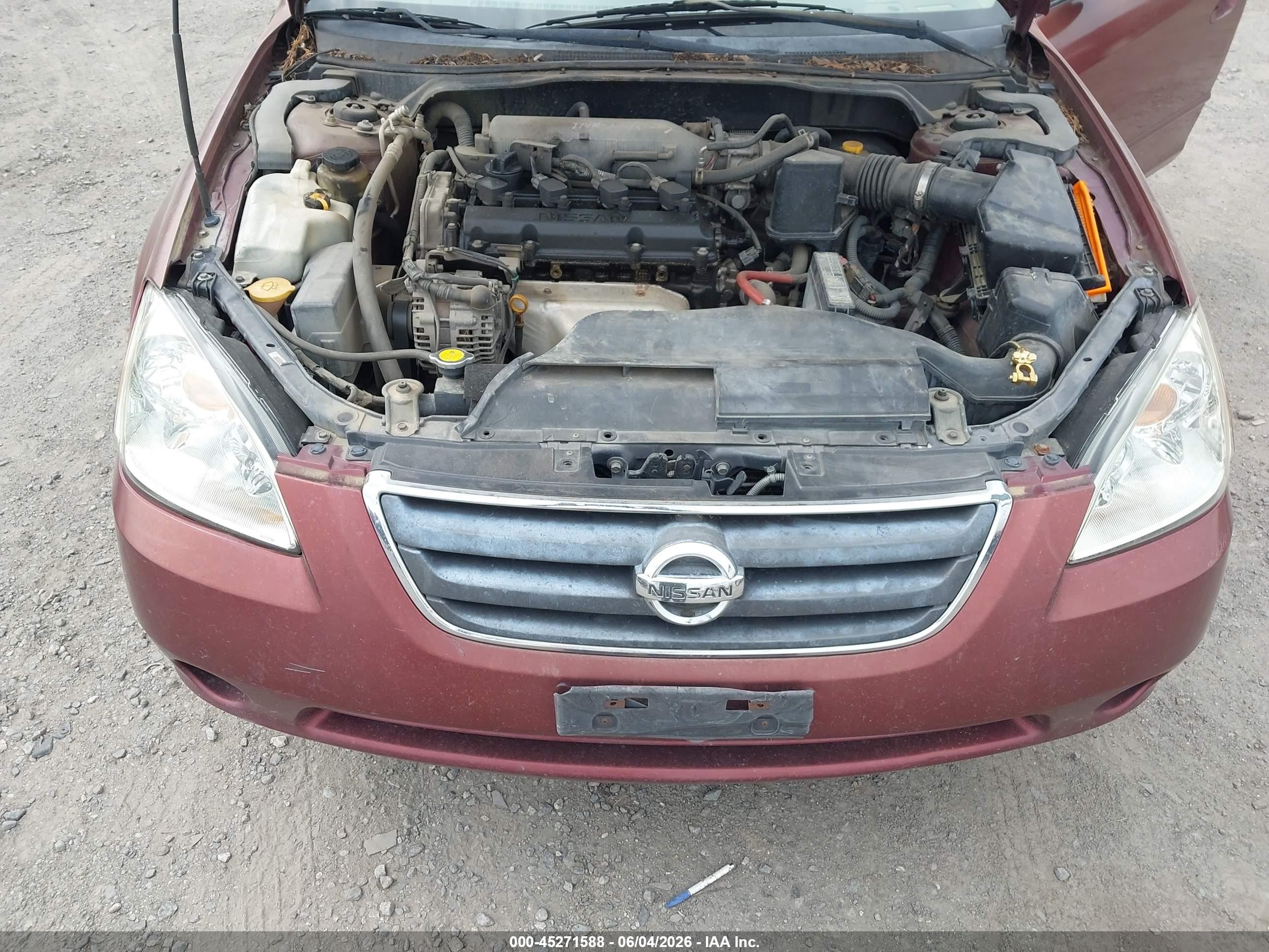 2002 Nissan Altima 2.5 S Red vin: 1N4AL11D42C238072