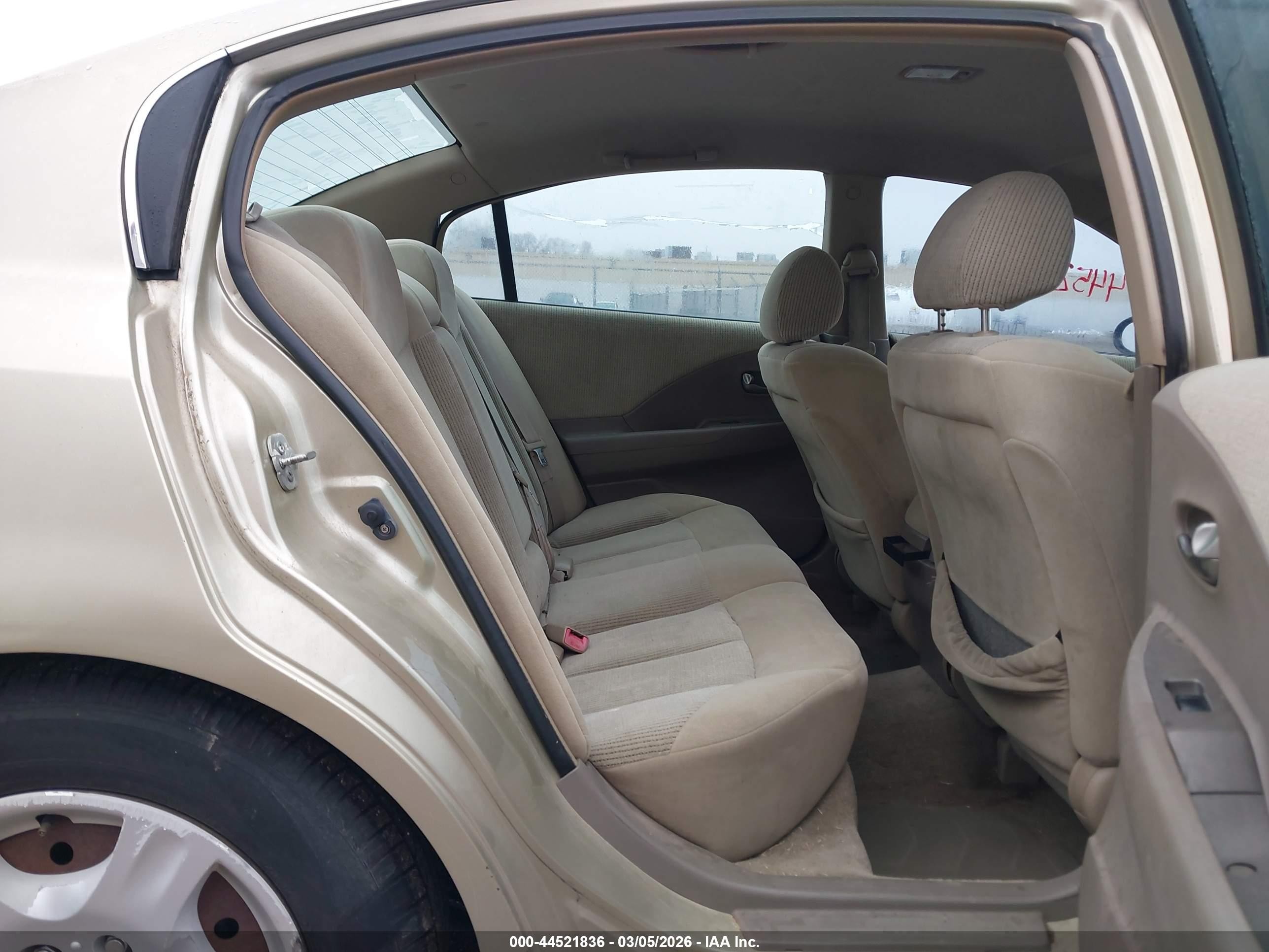 2004 Nissan Altima 2.5 S Gold vin: 1N4AL11D44C122776