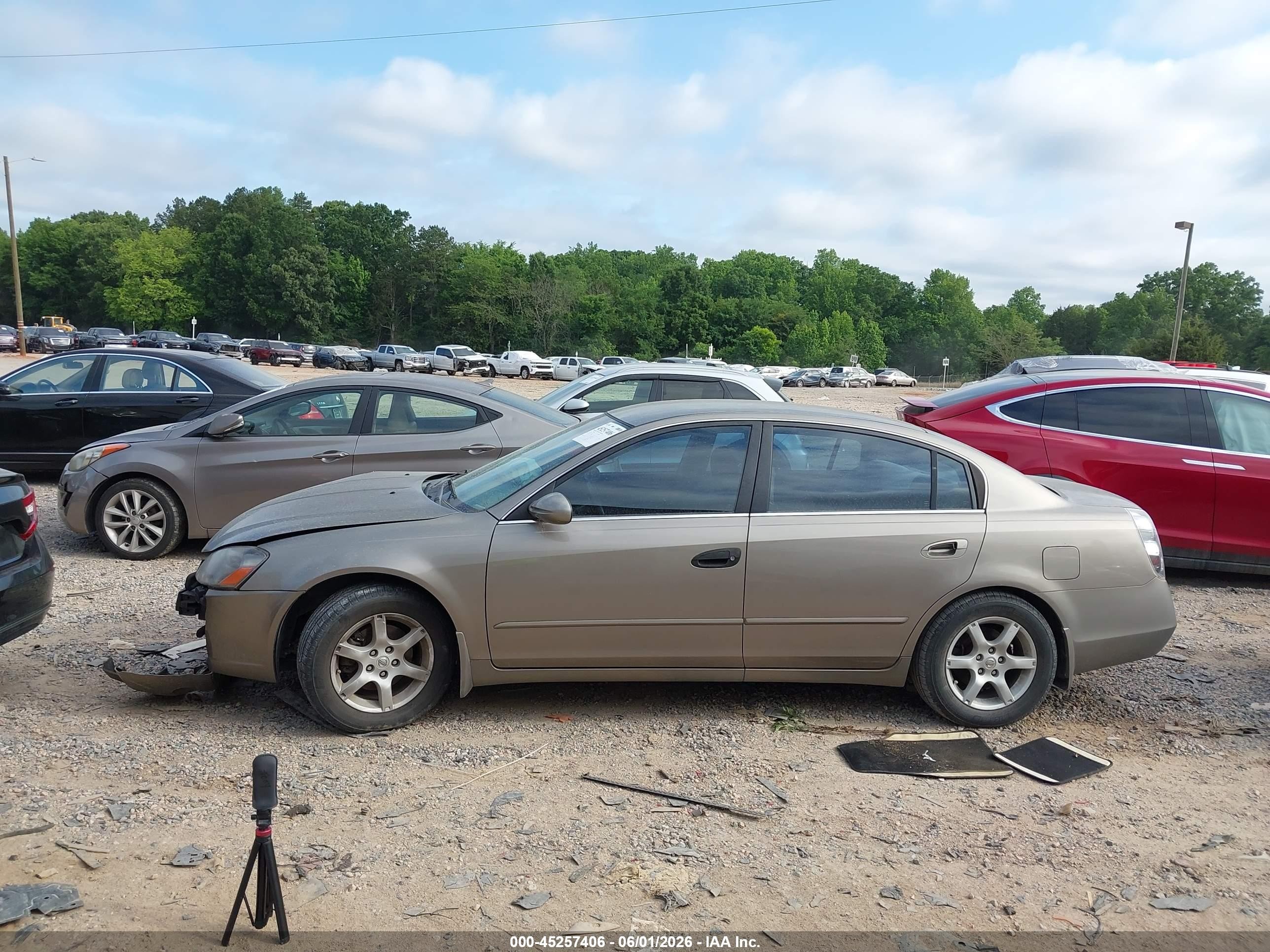 2005 Nissan Altima 2.5 S Brown vin: 1N4AL11D45C115909