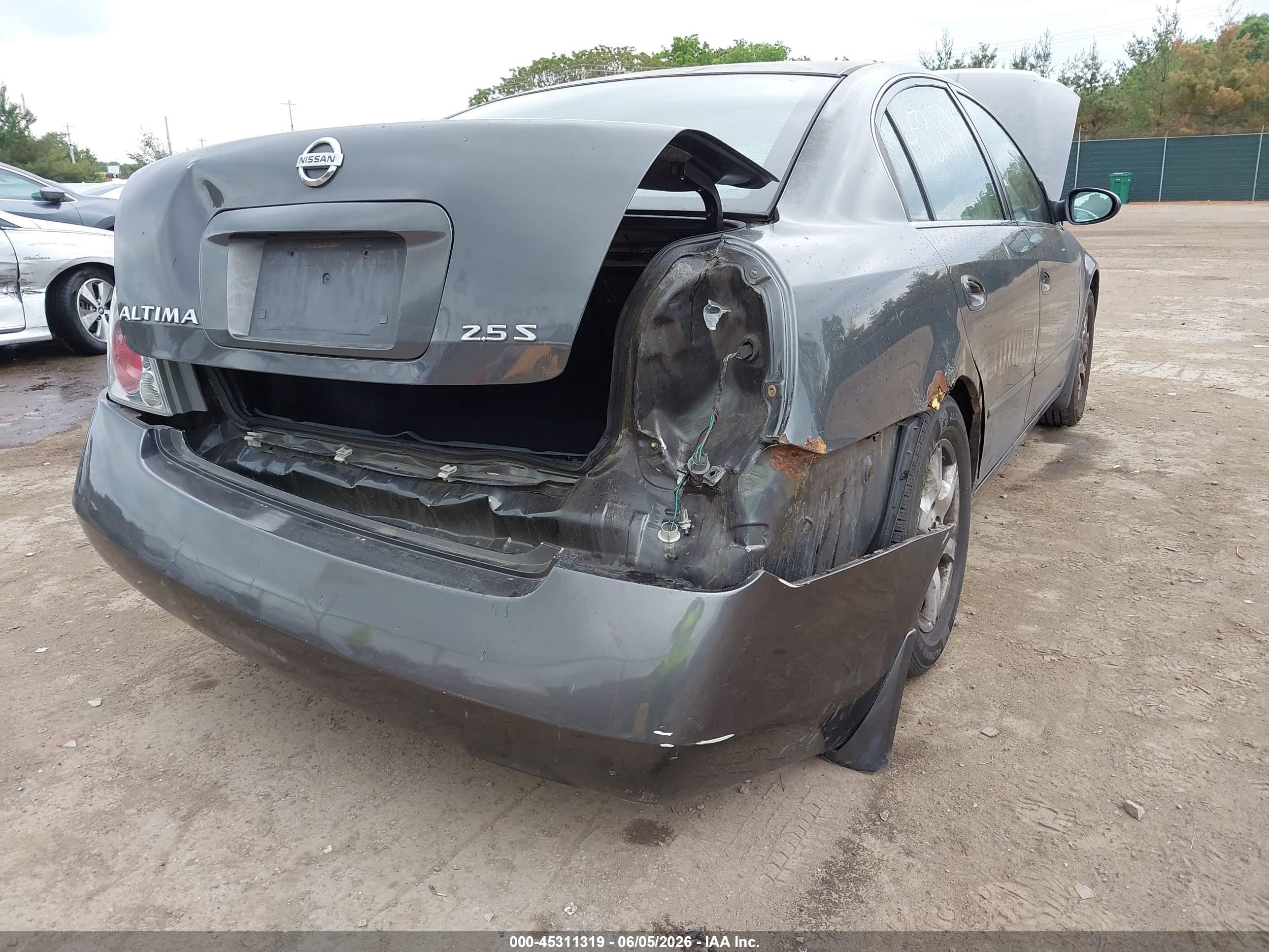 2005 Nissan Altima 2.5 S Серый vin: 1N4AL11D45C267981