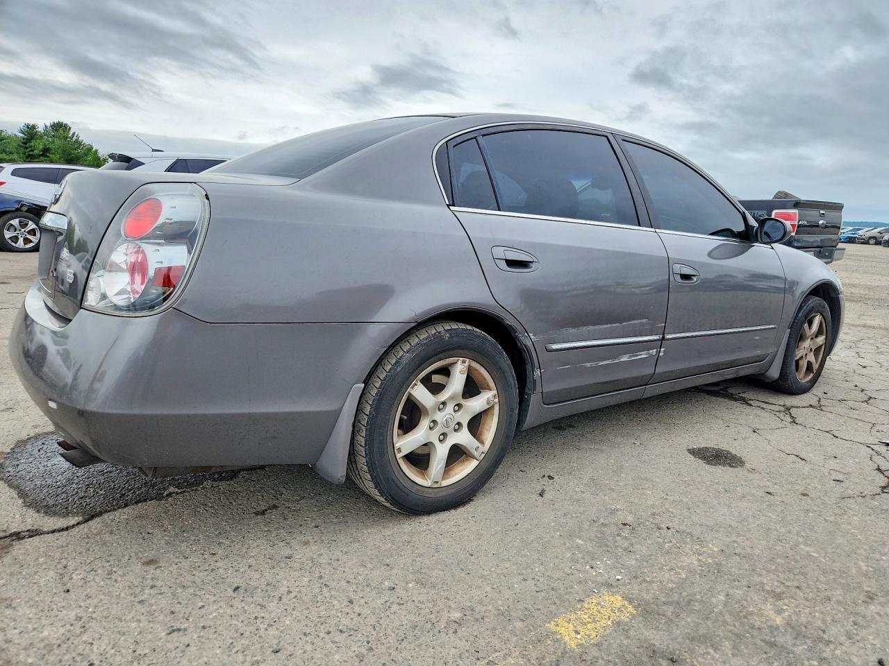 2005 Nissan Altima 2.5 Gray vin: 1N4AL11D45C288734