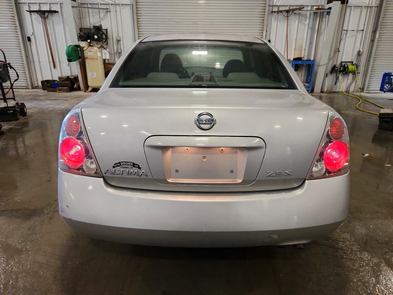 2005 Nissan Altima 2.5 Gray vin: 1N4AL11D45C377008
