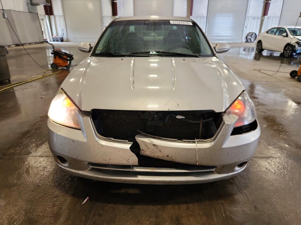 2005 Nissan Altima 2.5 Gray vin: 1N4AL11D45C377008