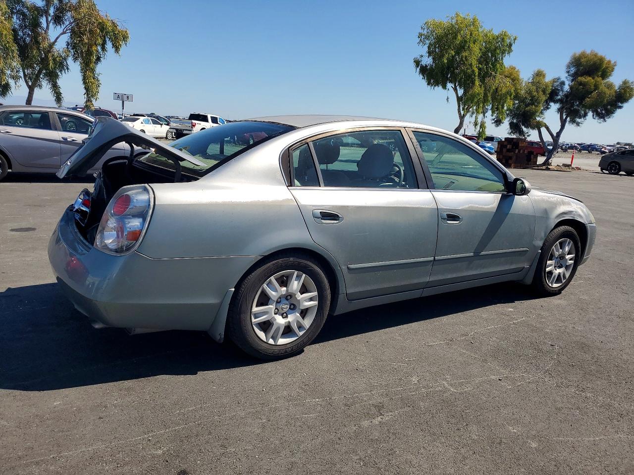 2005 Nissan Altima 2.5 Green vin: 1N4AL11D45N466260
