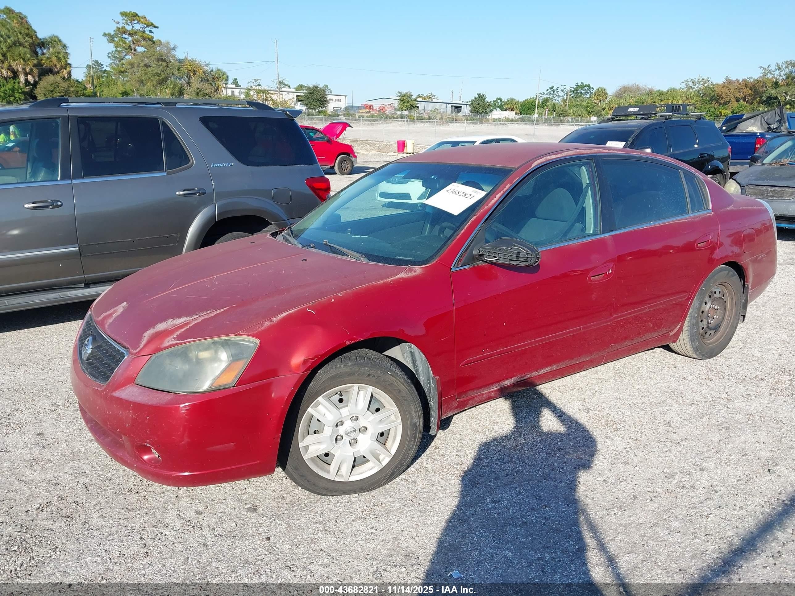 2006 Nissan Altima 2.5 S Red vin: 1N4AL11D46C235209