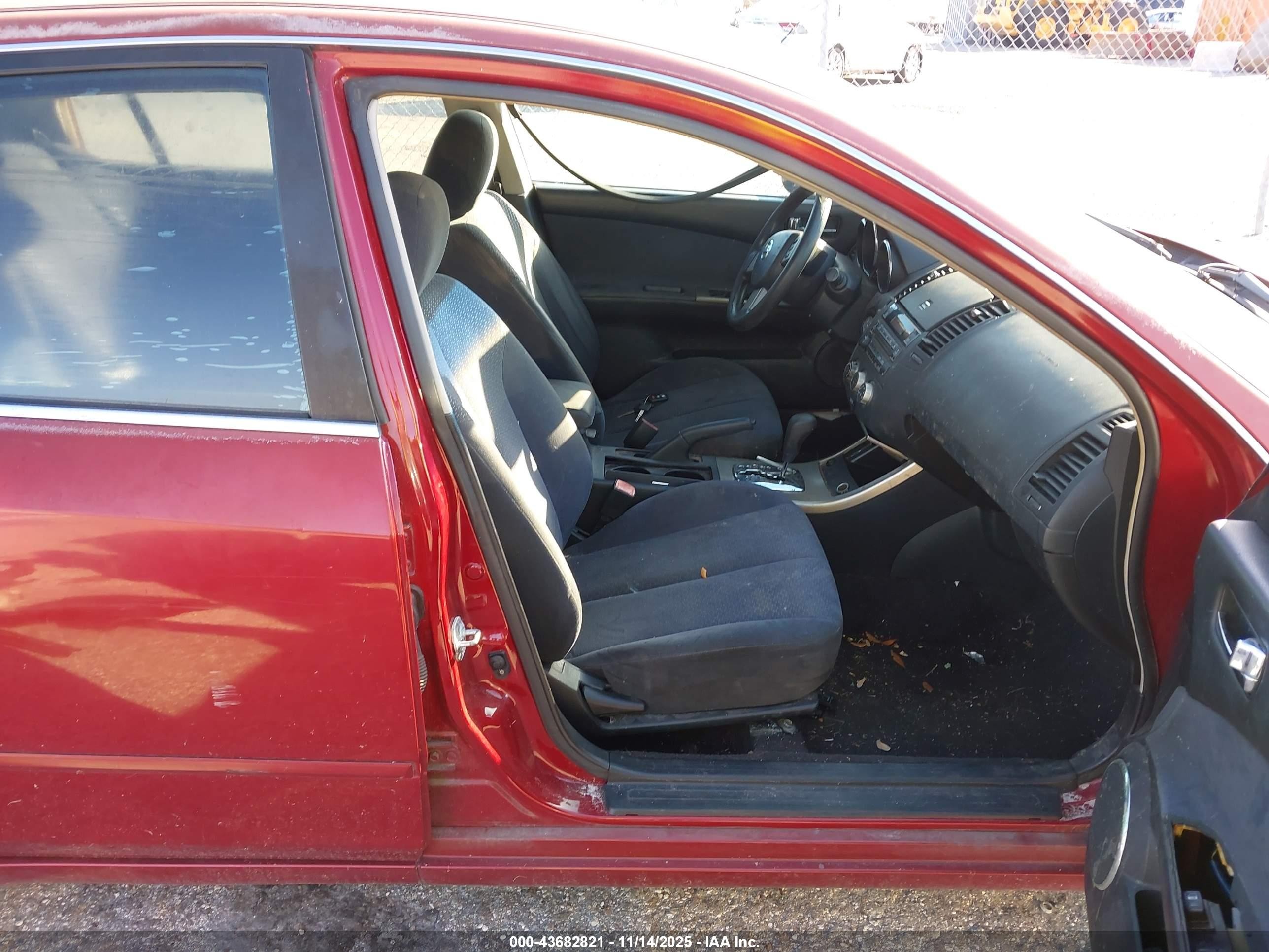 2006 Nissan Altima 2.5 S Red vin: 1N4AL11D46C235209