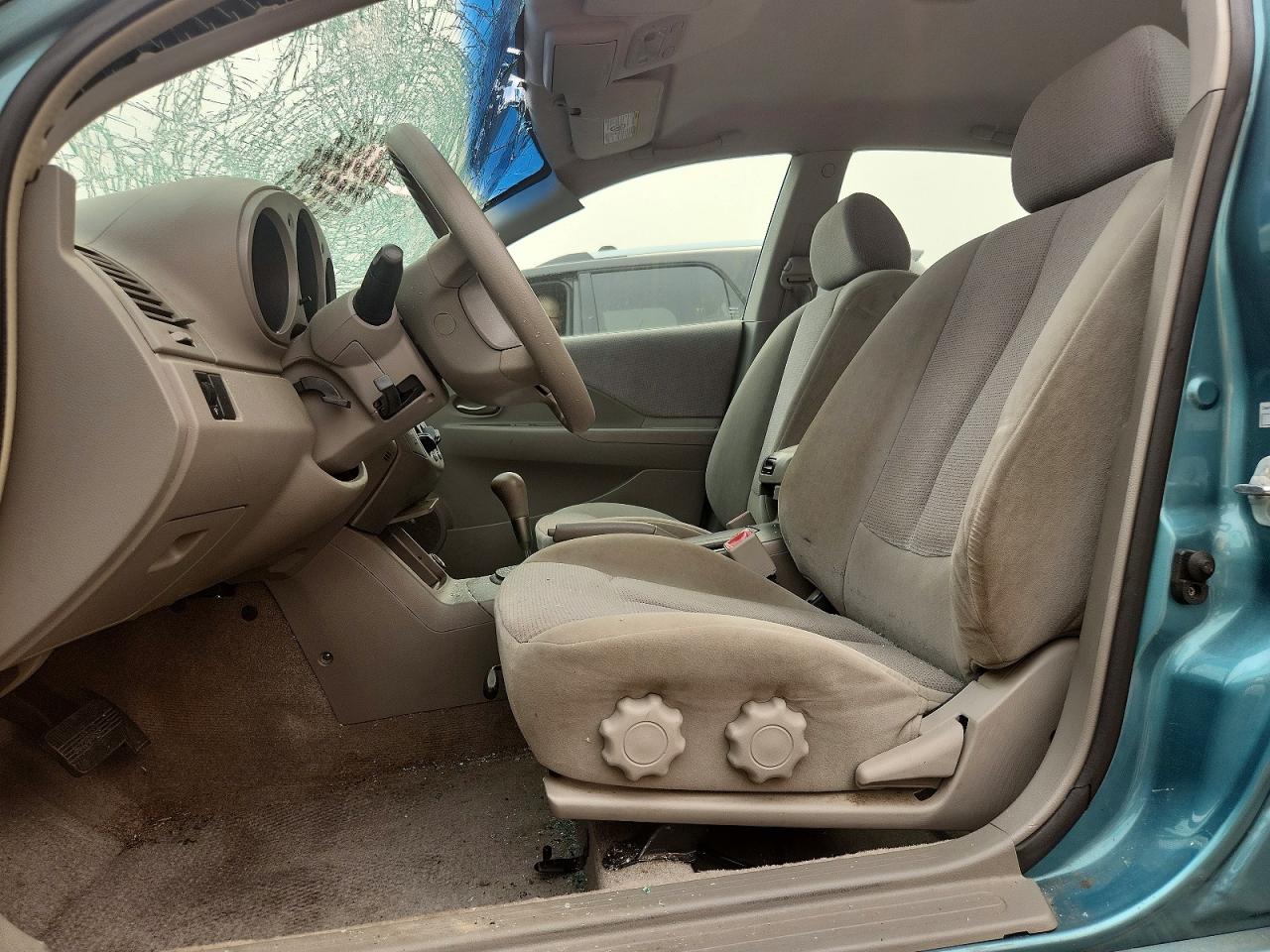 2002 Nissan Altima 2.5 Turquoise vin: 1N4AL11D52C702342