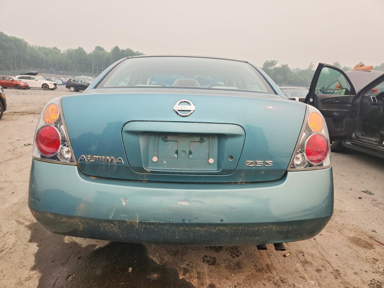 2002 Nissan Altima 2.5 Turquoise vin: 1N4AL11D52C702342