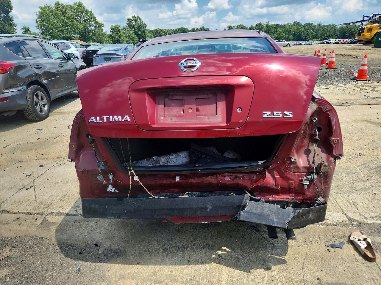 2003 Nissan Altima 2.5 Burgundy vin: 1N4AL11D53C171032