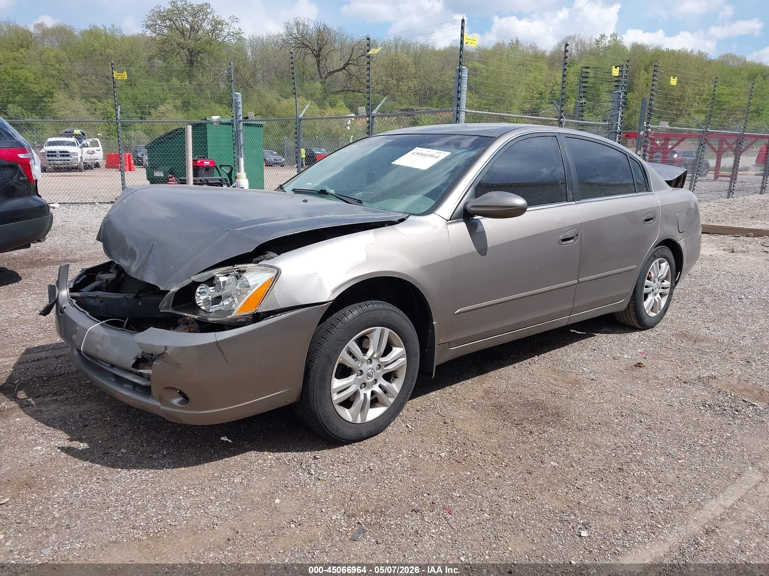 2004 Nissan Altima 2.5 S Серый vin: 1N4AL11D54C187250