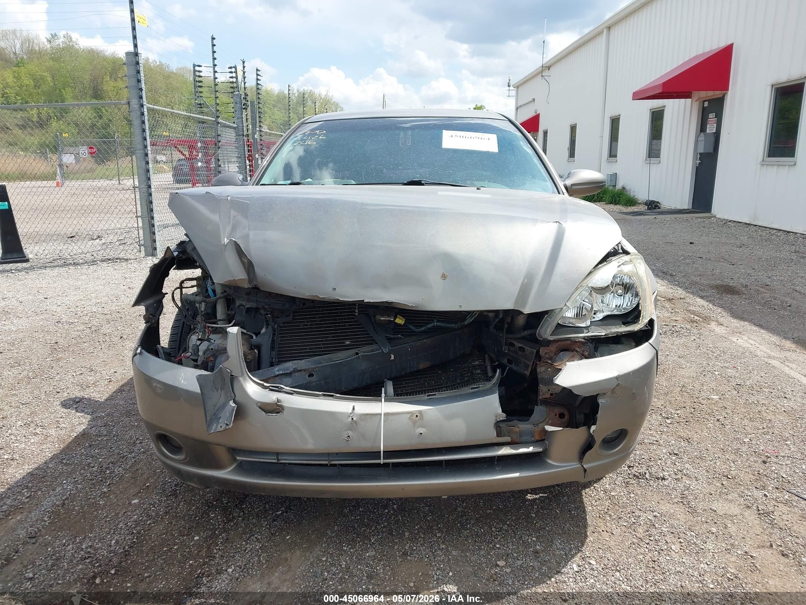 2004 Nissan Altima 2.5 S Серый vin: 1N4AL11D54C187250