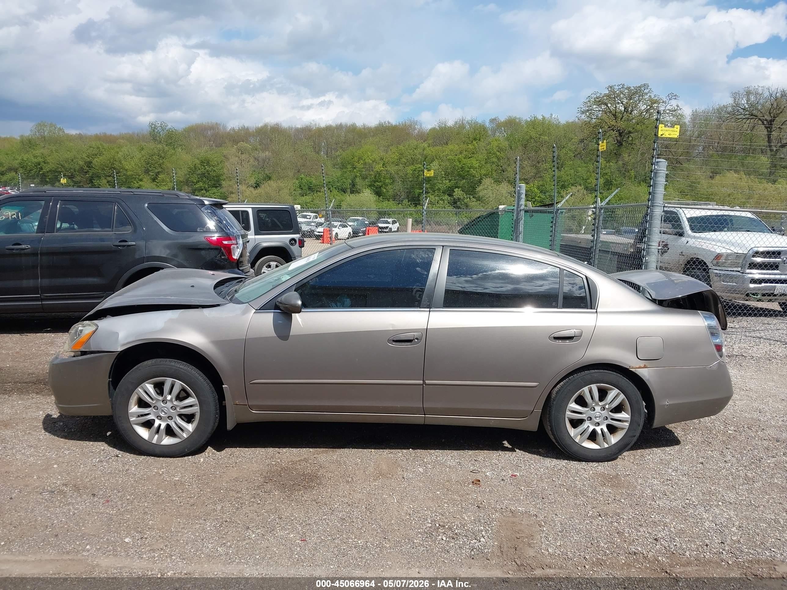 2004 Nissan Altima 2.5 S Серый vin: 1N4AL11D54C187250