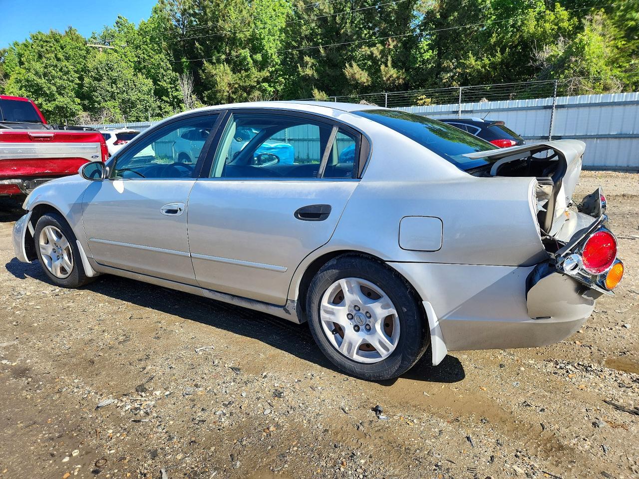 2004 Nissan Altima Silver vin: 1N4AL11D54C187393