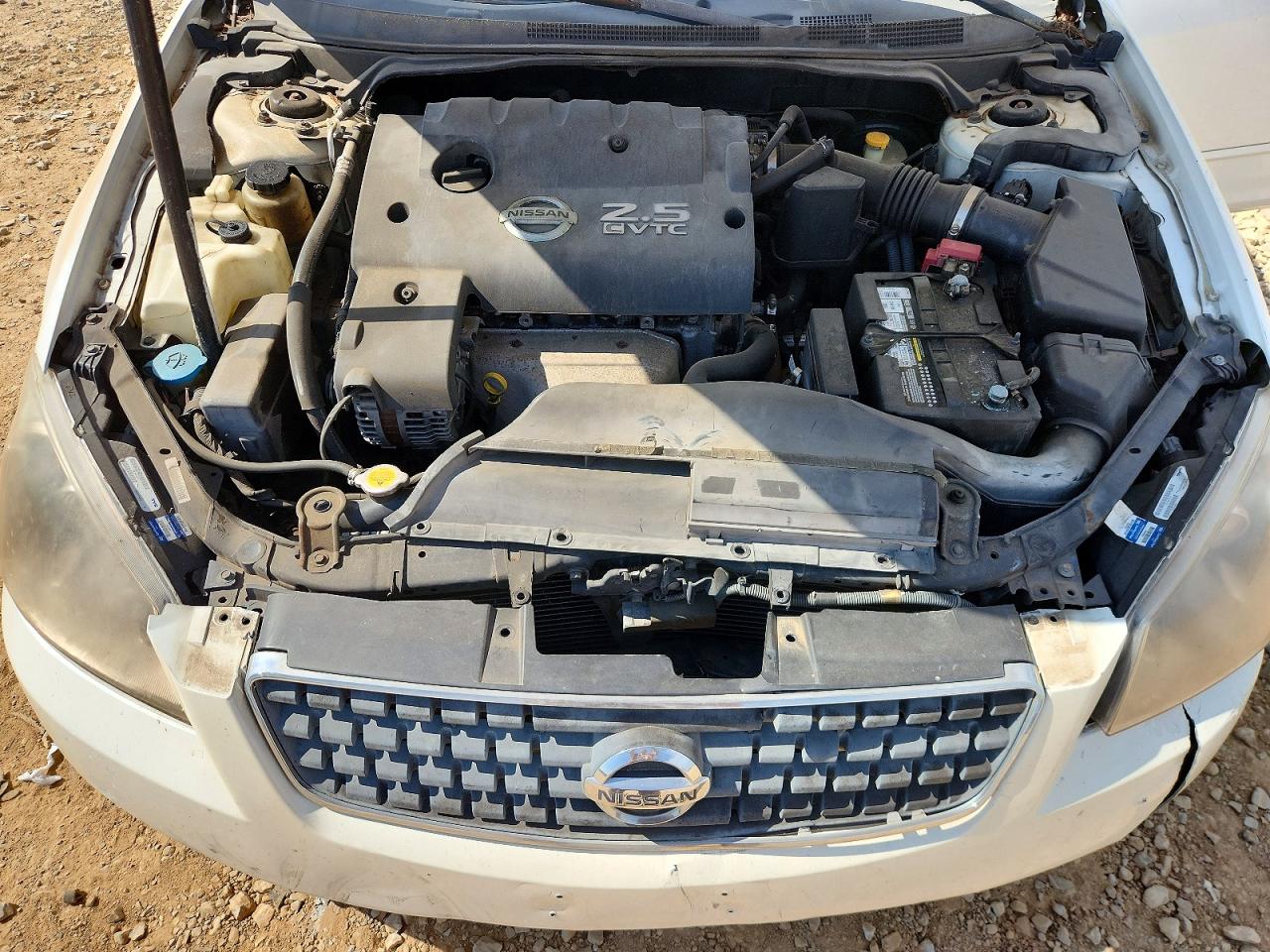2005 Nissan Altima 2.5 White vin: 1N4AL11D55C267178