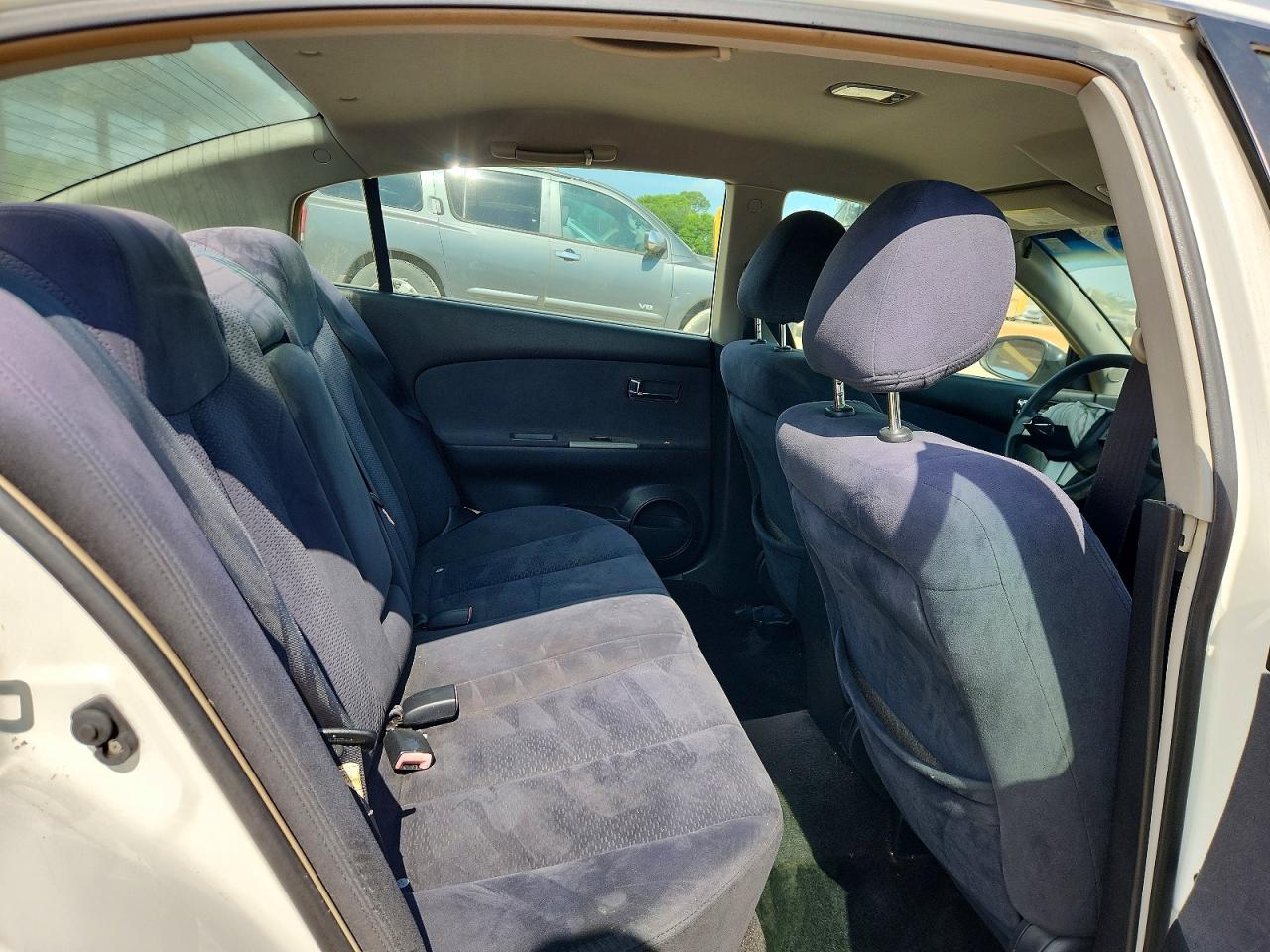 2005 Nissan Altima 2.5 White vin: 1N4AL11D55C267178