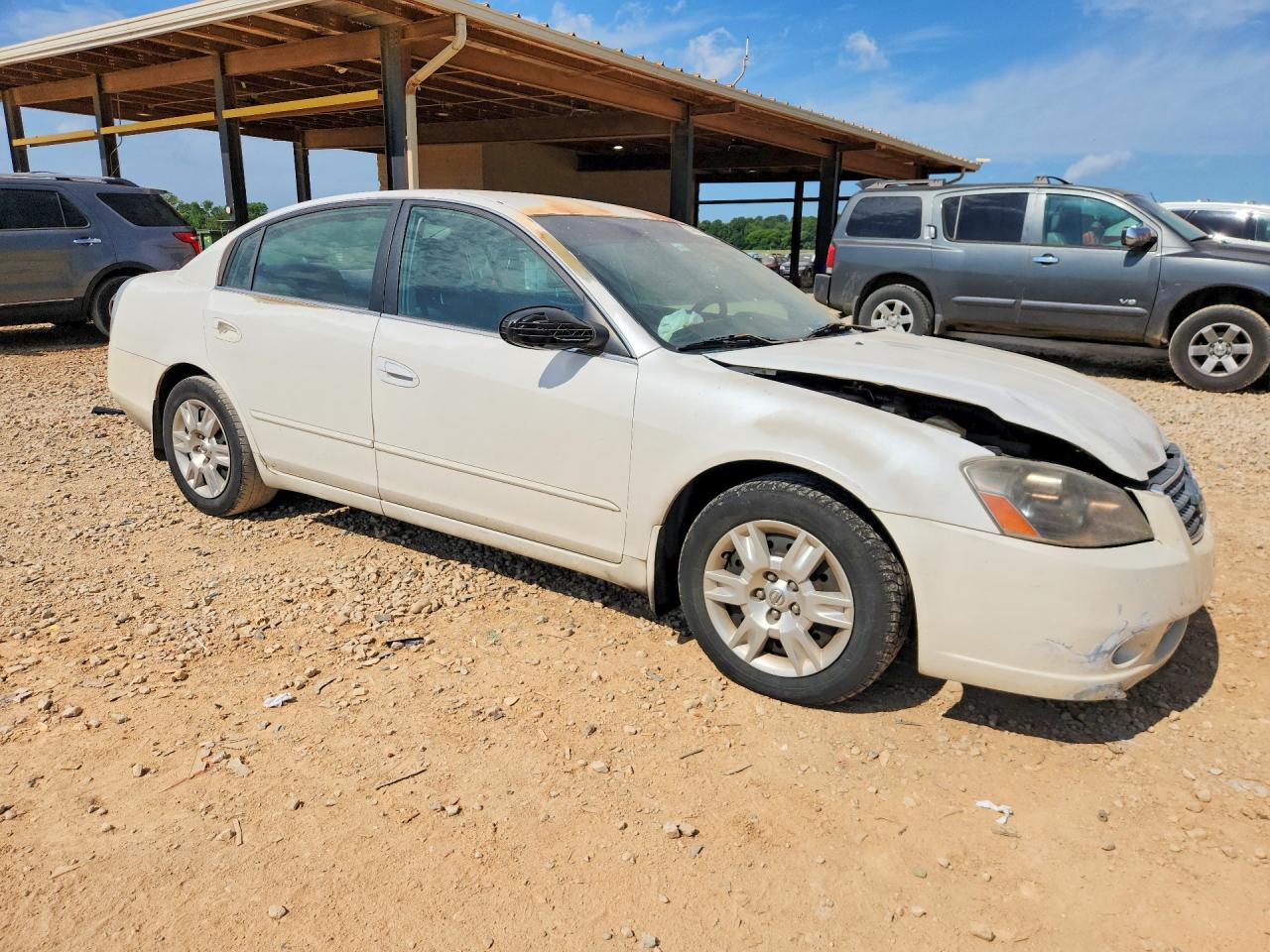 2005 Nissan Altima 2.5 White vin: 1N4AL11D55C267178