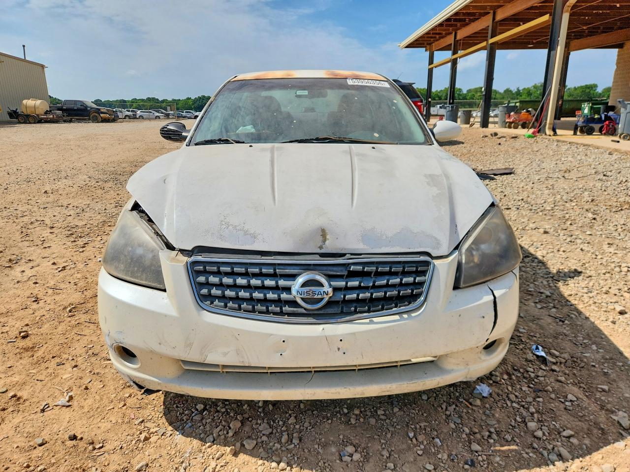 2005 Nissan Altima 2.5 White vin: 1N4AL11D55C267178