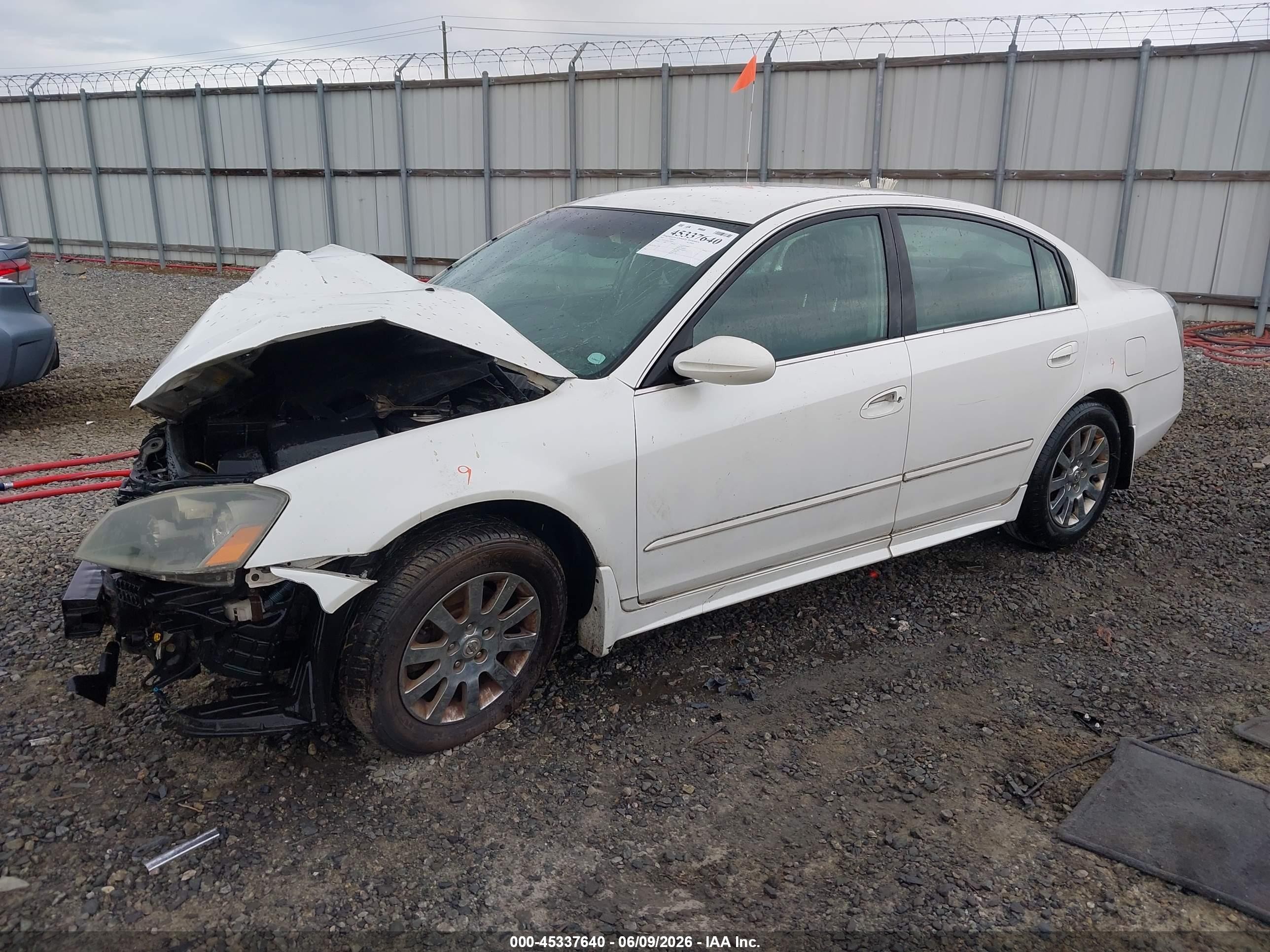 2005 Nissan Altima 2.5 S White vin: 1N4AL11D55C318145