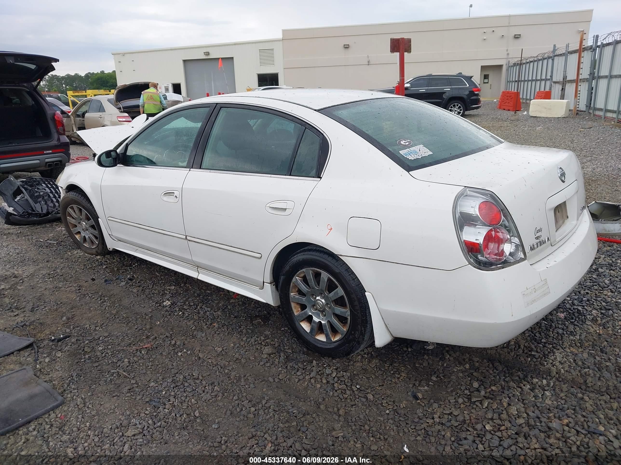2005 Nissan Altima 2.5 S White vin: 1N4AL11D55C318145