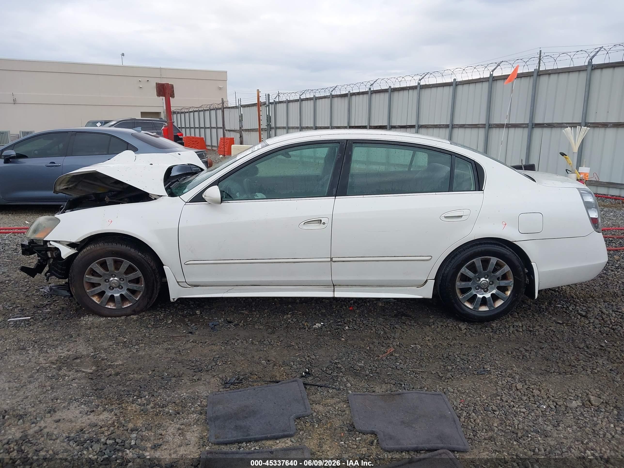 2005 Nissan Altima 2.5 S White vin: 1N4AL11D55C318145