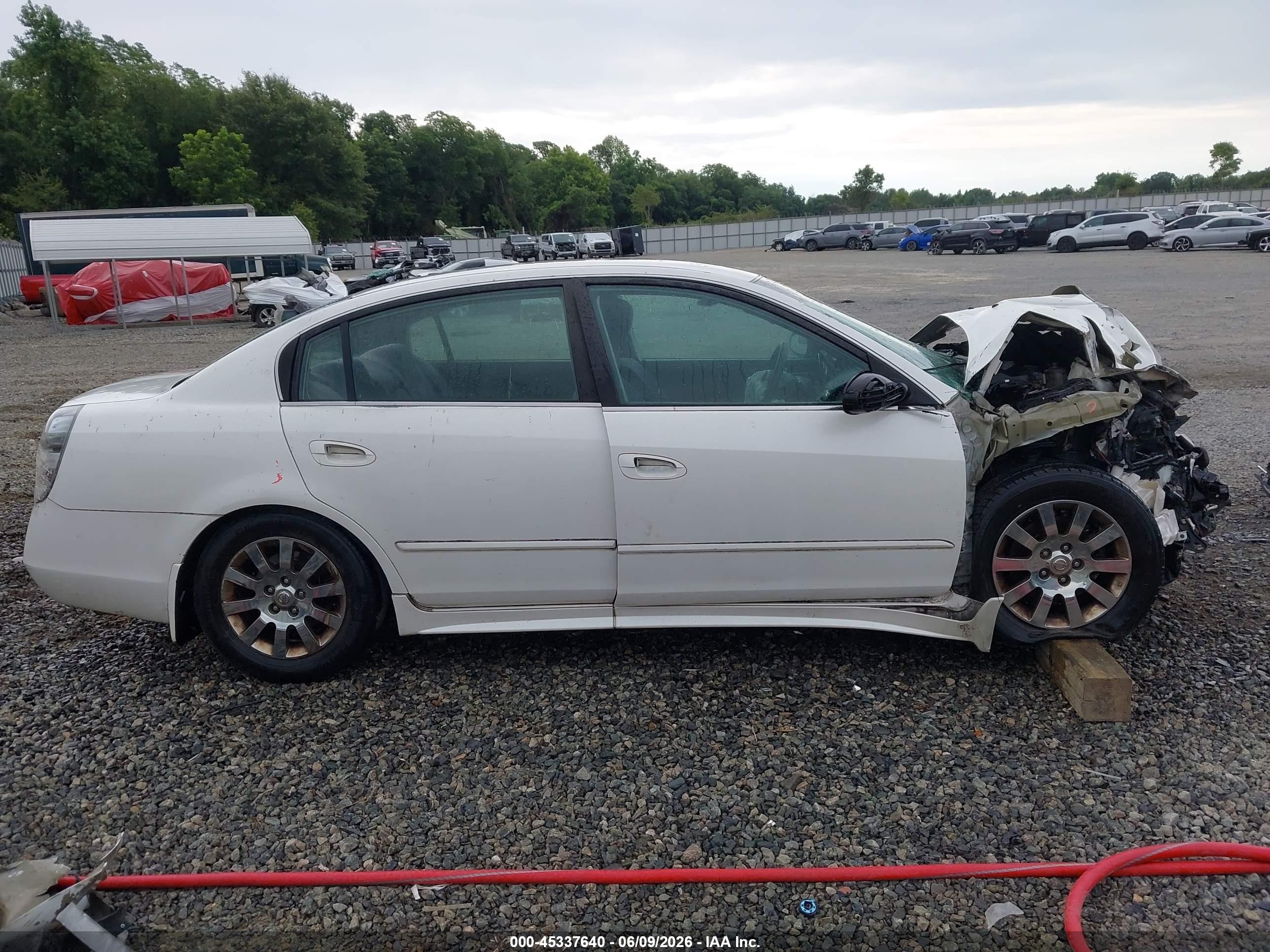 2005 Nissan Altima 2.5 S White vin: 1N4AL11D55C318145
