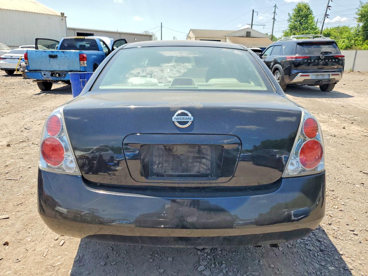 2005 Nissan Altima 2.5 Black vin: 1N4AL11D55N467692