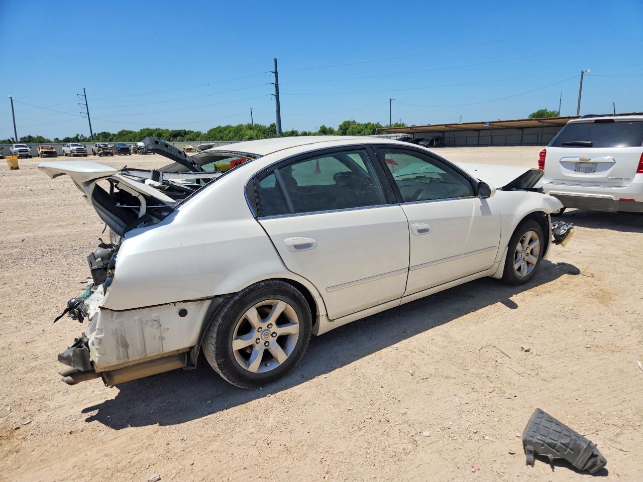 2006 Nissan Altima 2.5 White vin: 1N4AL11D56N386001