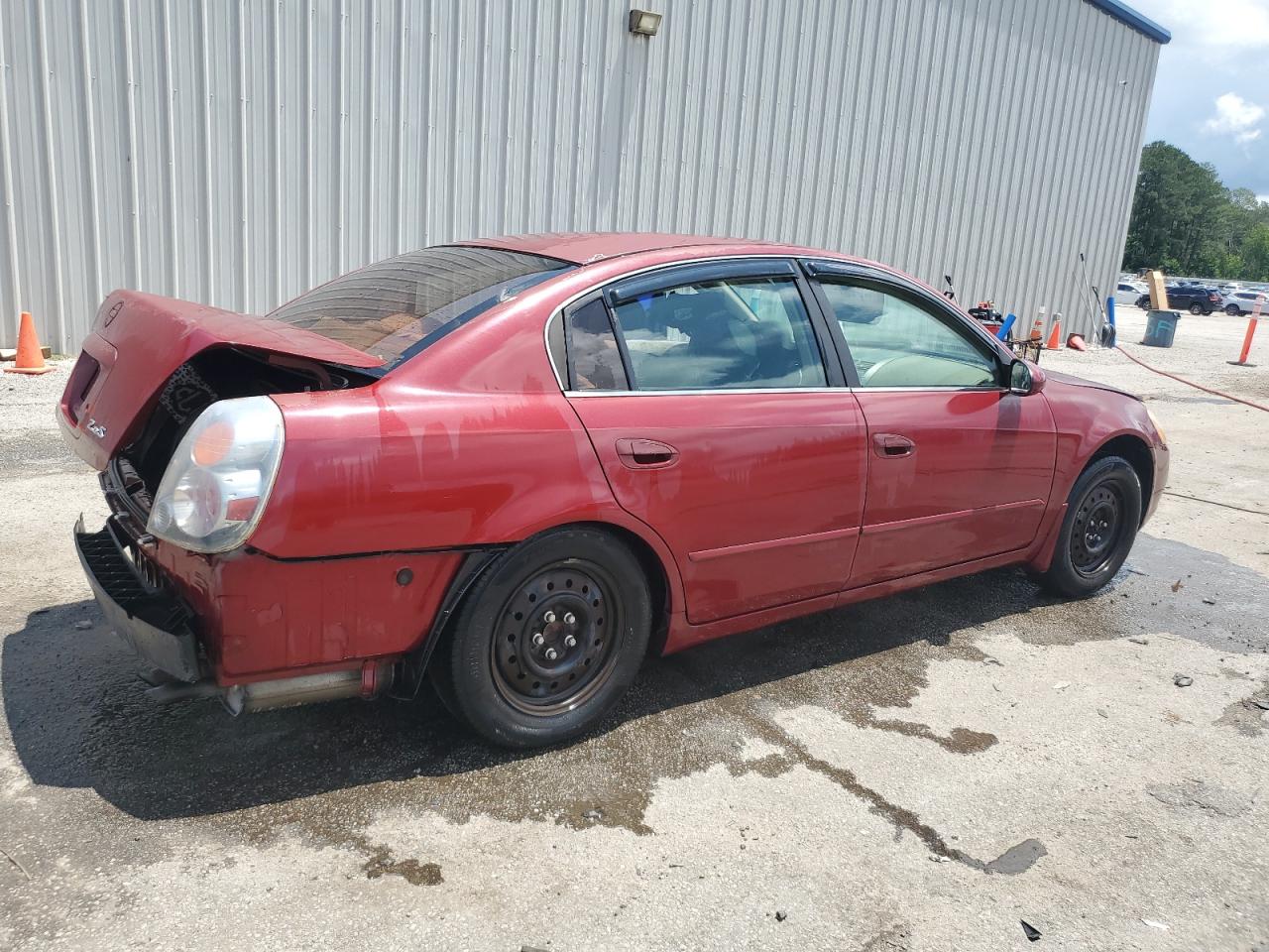 2003 Nissan Altima Base Burgundy vin: 1N4AL11D63C352592