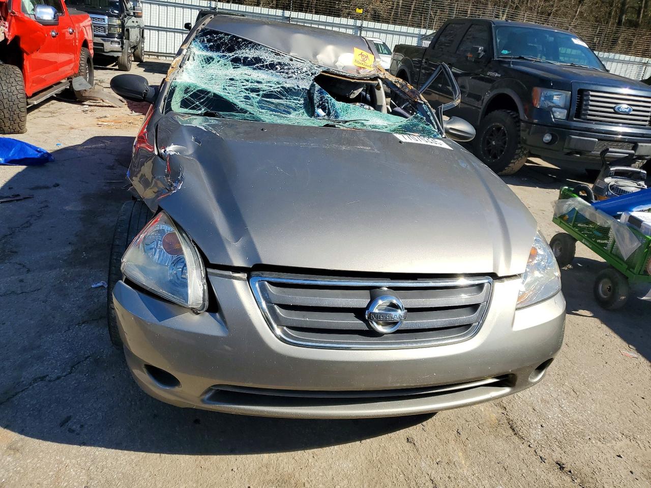 2004 Nissan Altima Base Gold vin: 1N4AL11D64C198872