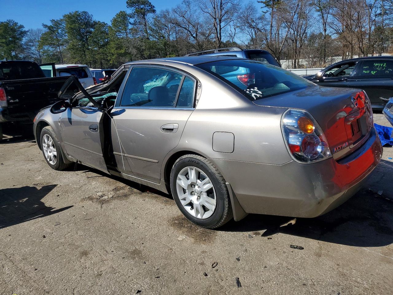 2004 Nissan Altima Base Gold vin: 1N4AL11D64C198872