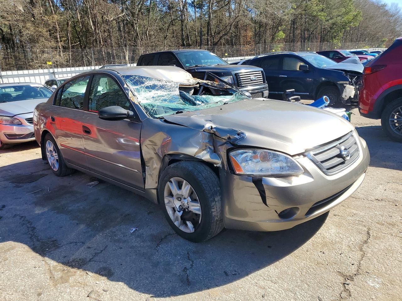 2004 Nissan Altima Base Gold vin: 1N4AL11D64C198872