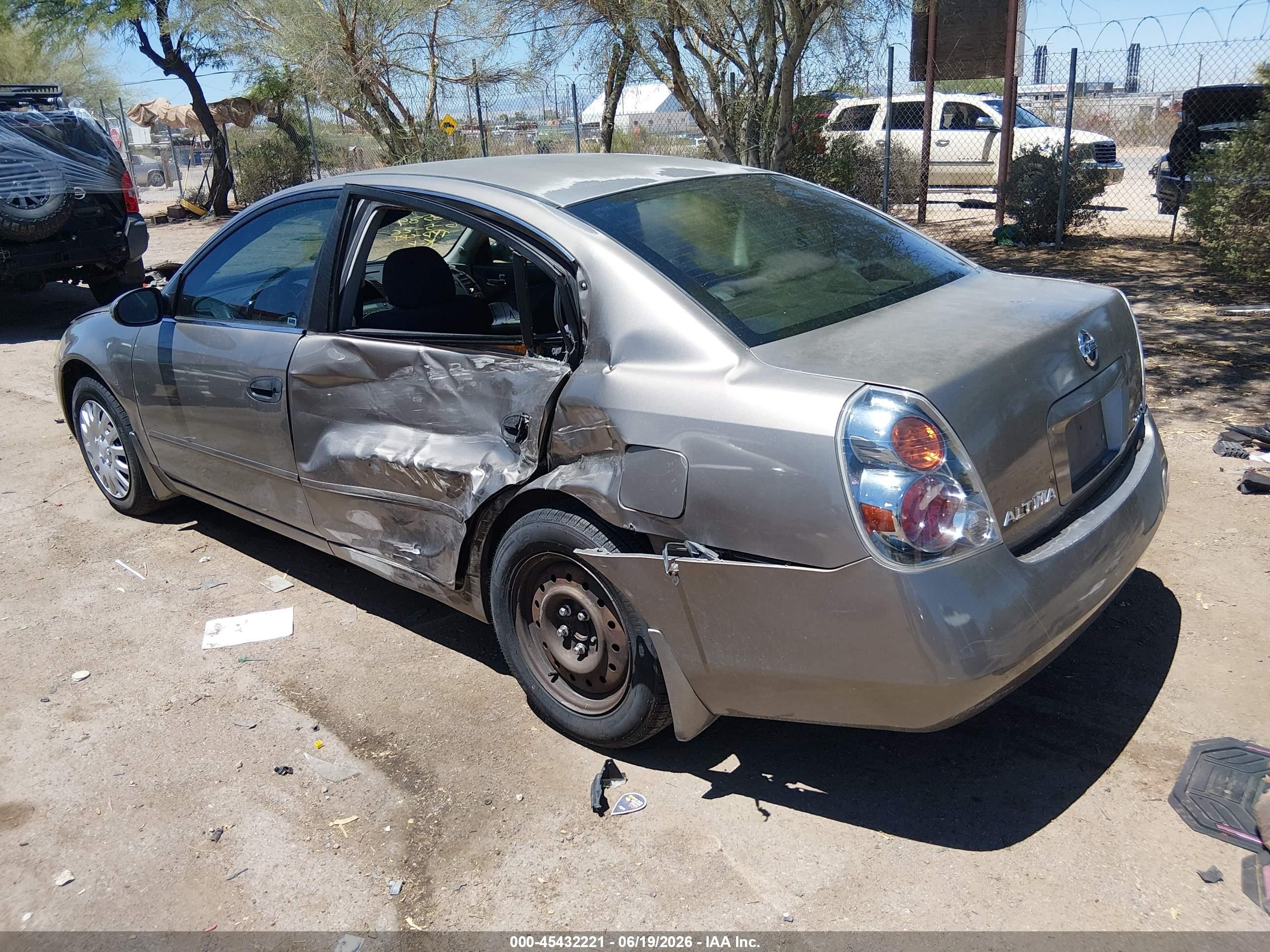 2005 Nissan Altima 2.5 S Tan vin: 1N4AL11D65C192300