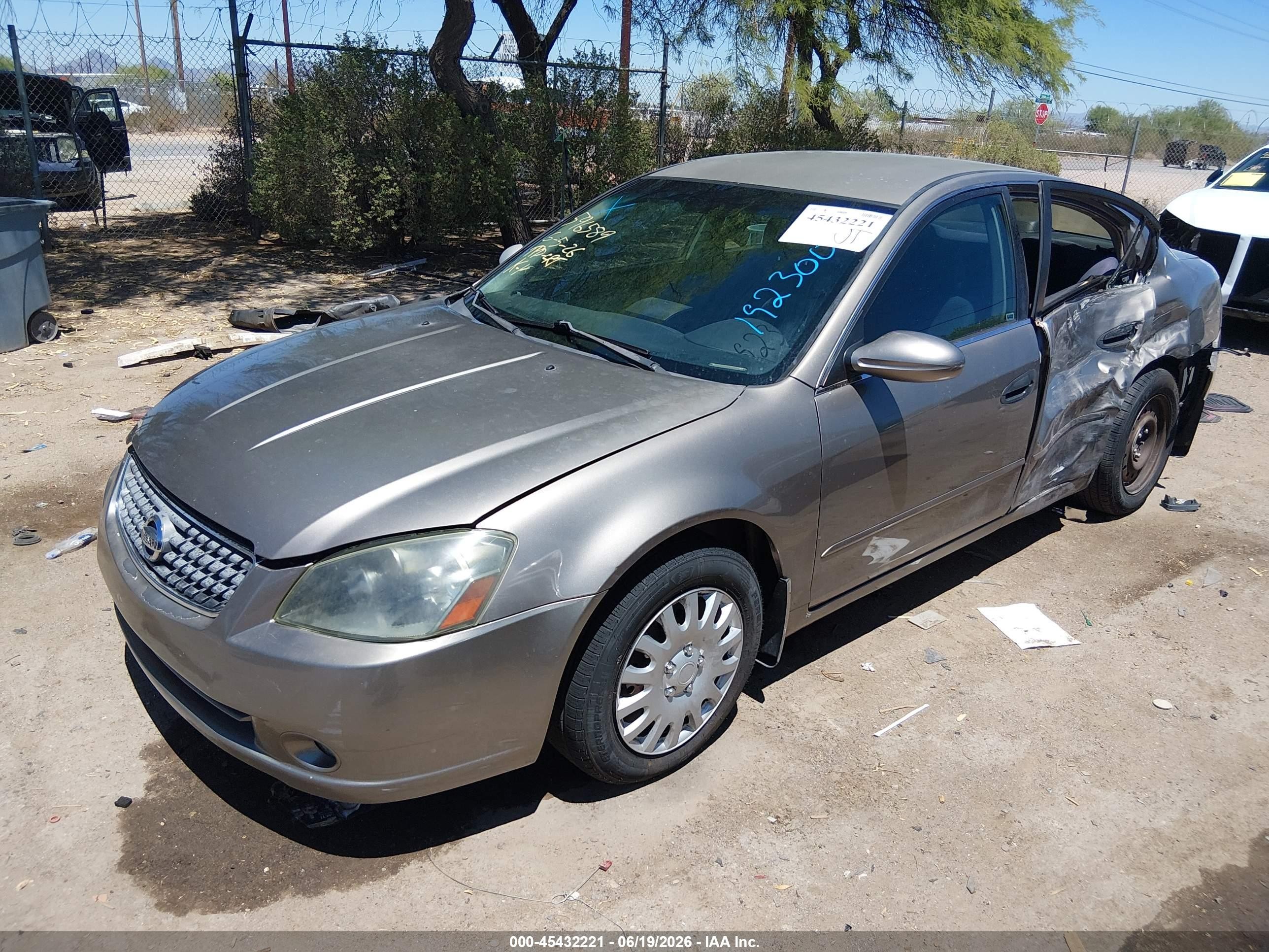 2005 Nissan Altima 2.5 S Tan vin: 1N4AL11D65C192300