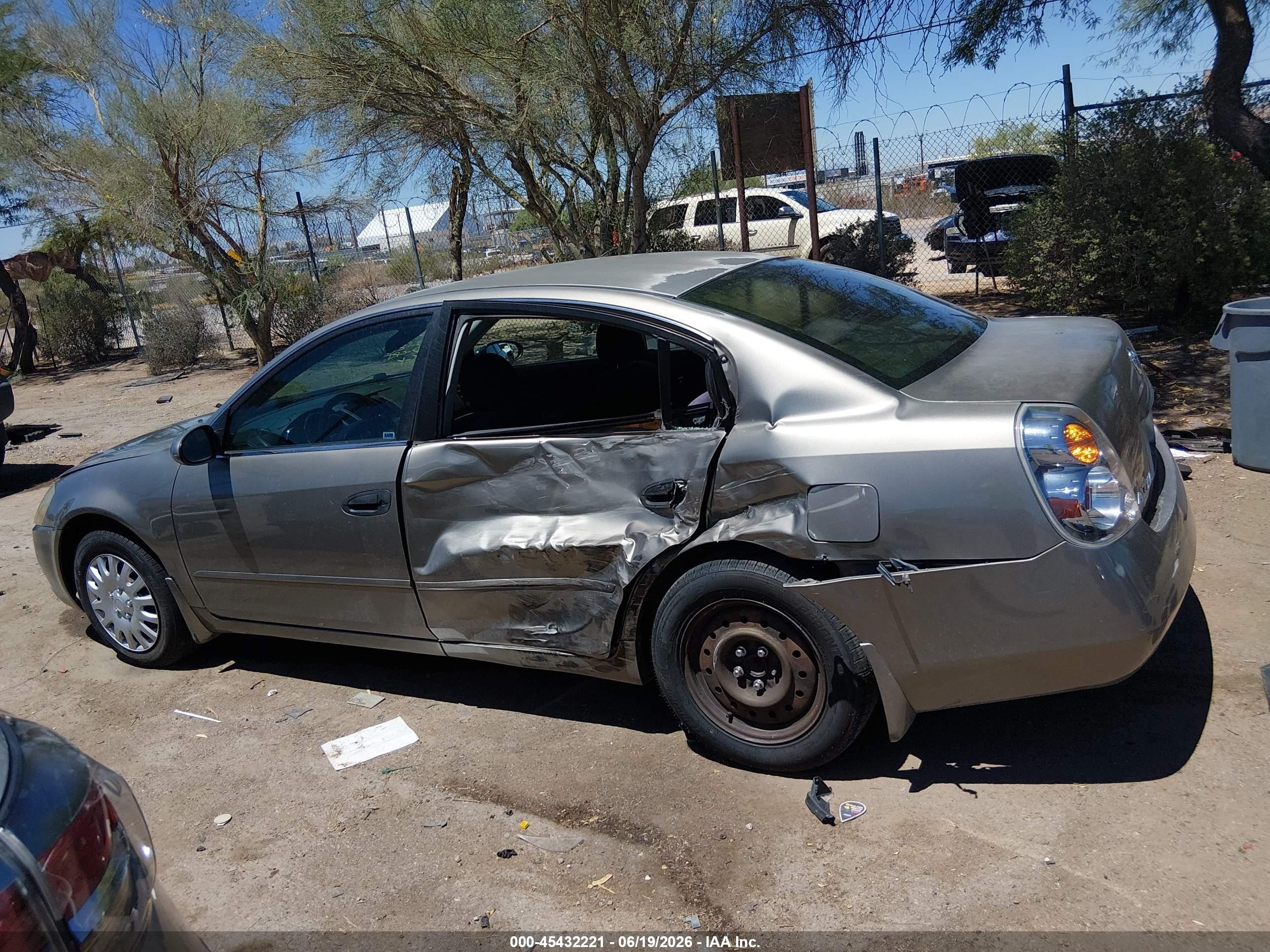2005 Nissan Altima 2.5 S Tan vin: 1N4AL11D65C192300