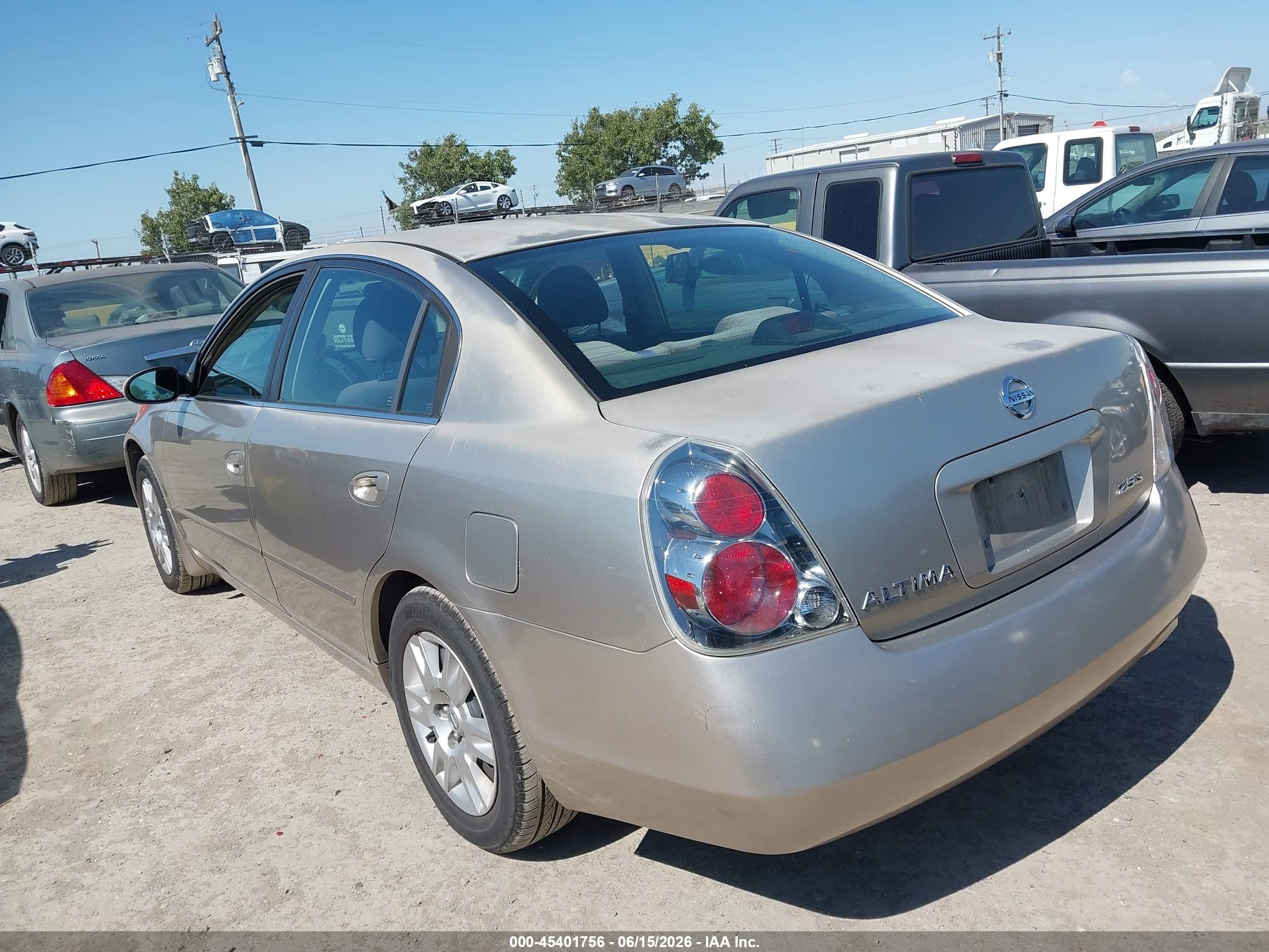 2005 Nissan Altima 2.5 S Бежевый vin: 1N4AL11D65C270896